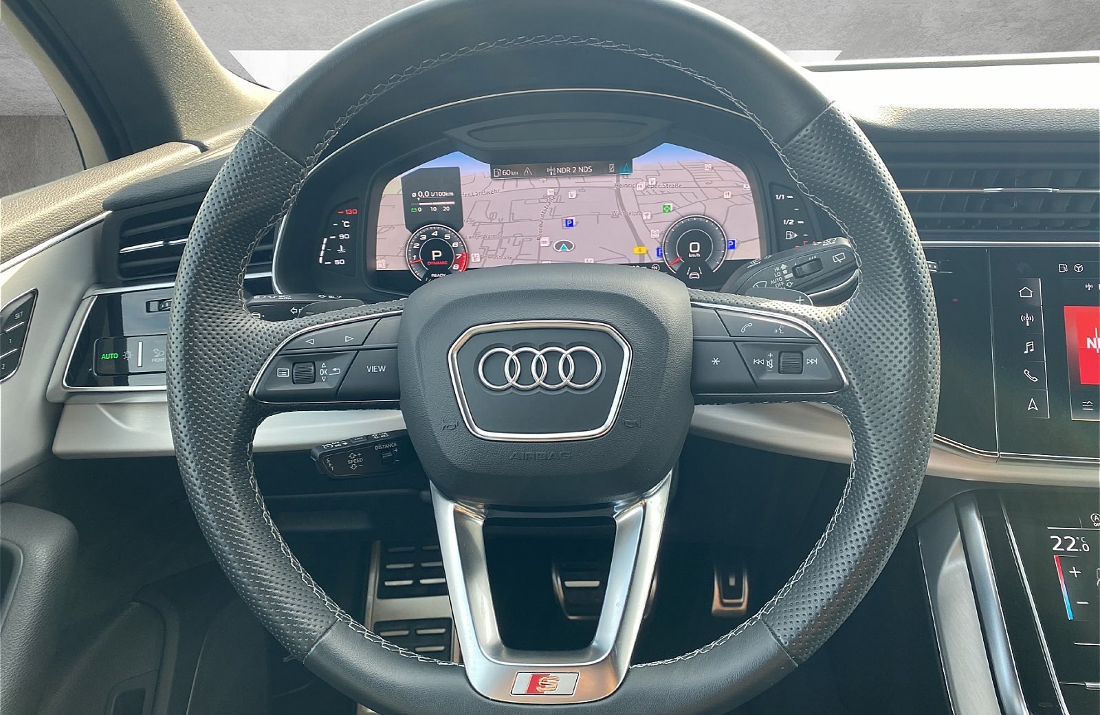 SQ7 4.0 TFSI quattro Tiptronic 7-Sitzer AHK HuD Standhzg.