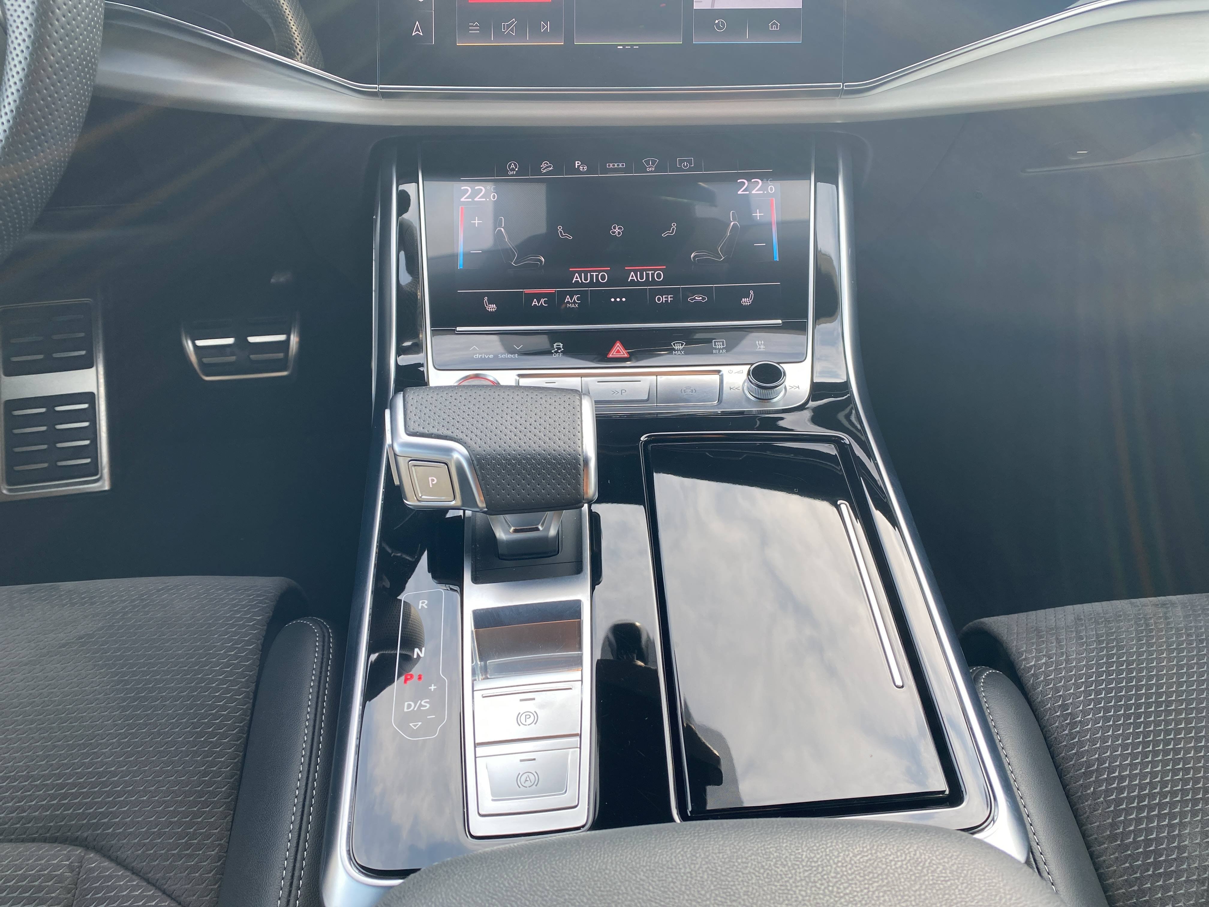 SQ7 4.0 TFSI quattro Tiptronic 7-Sitzer AHK HuD Standhzg.