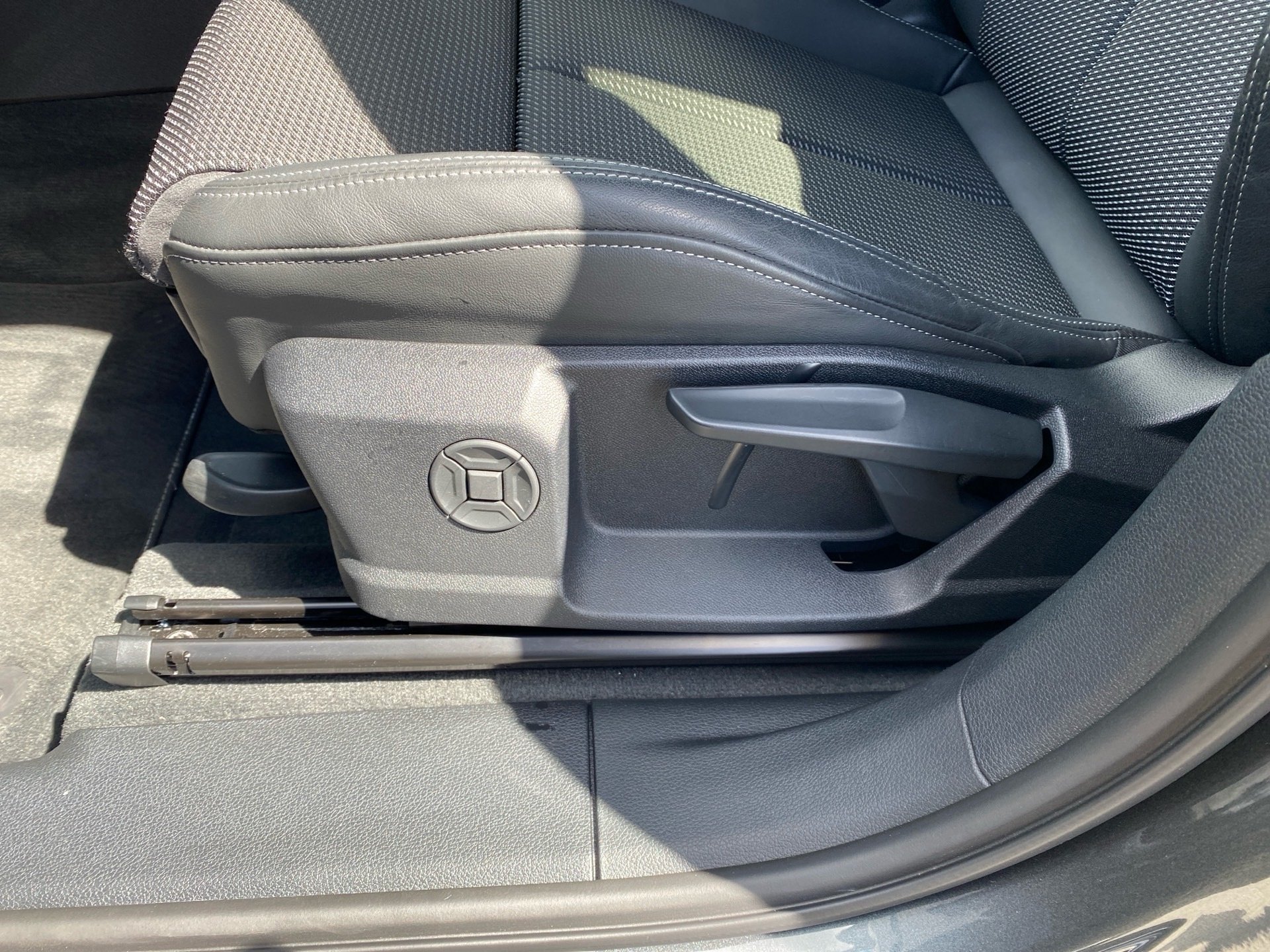 Q3 35 TFSI S line S-tronic Matrix Navi ACC AHK RFK