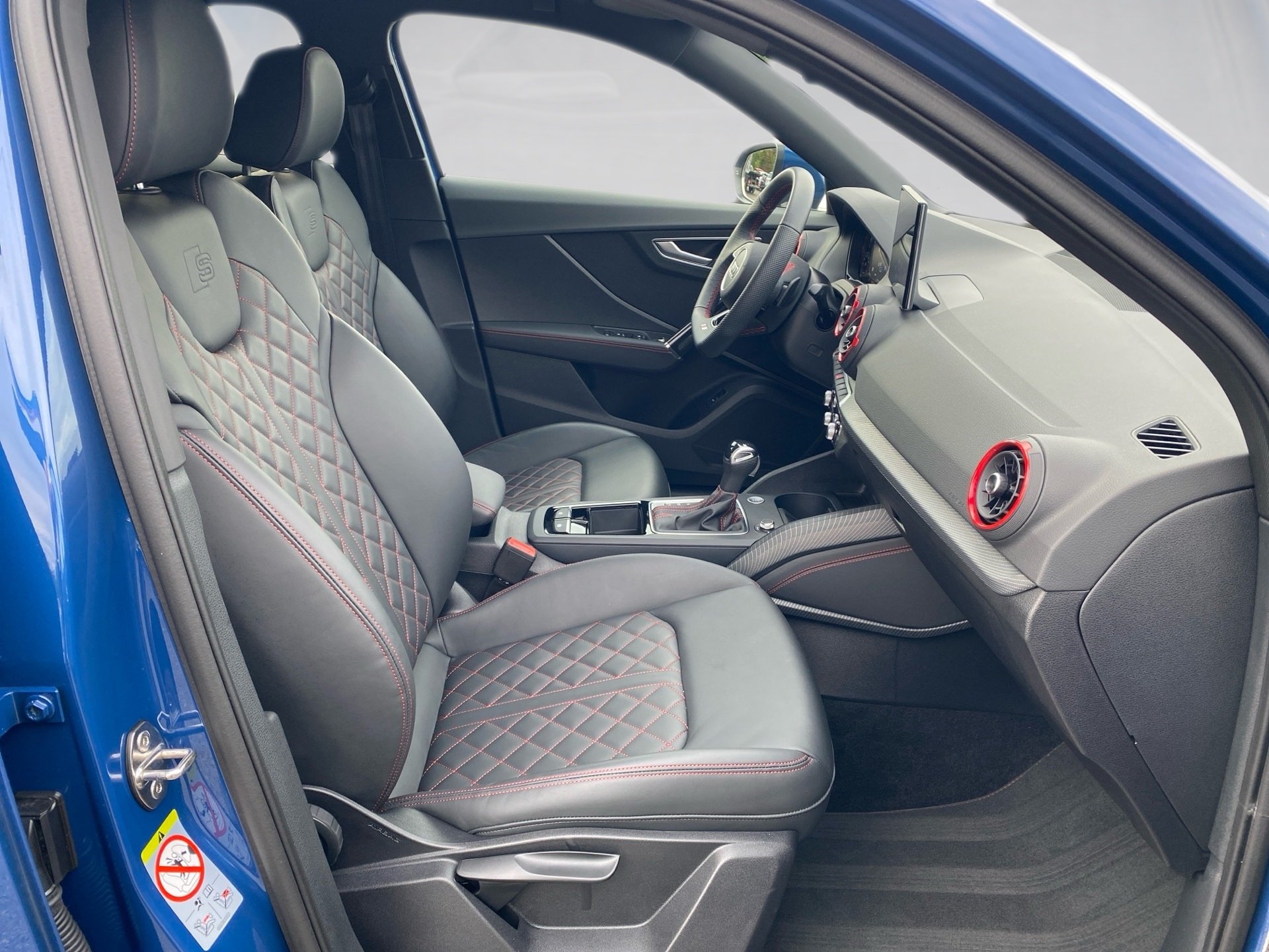 Q2 35 TFSI S line S-tronic Matrix AHK Leder RFK