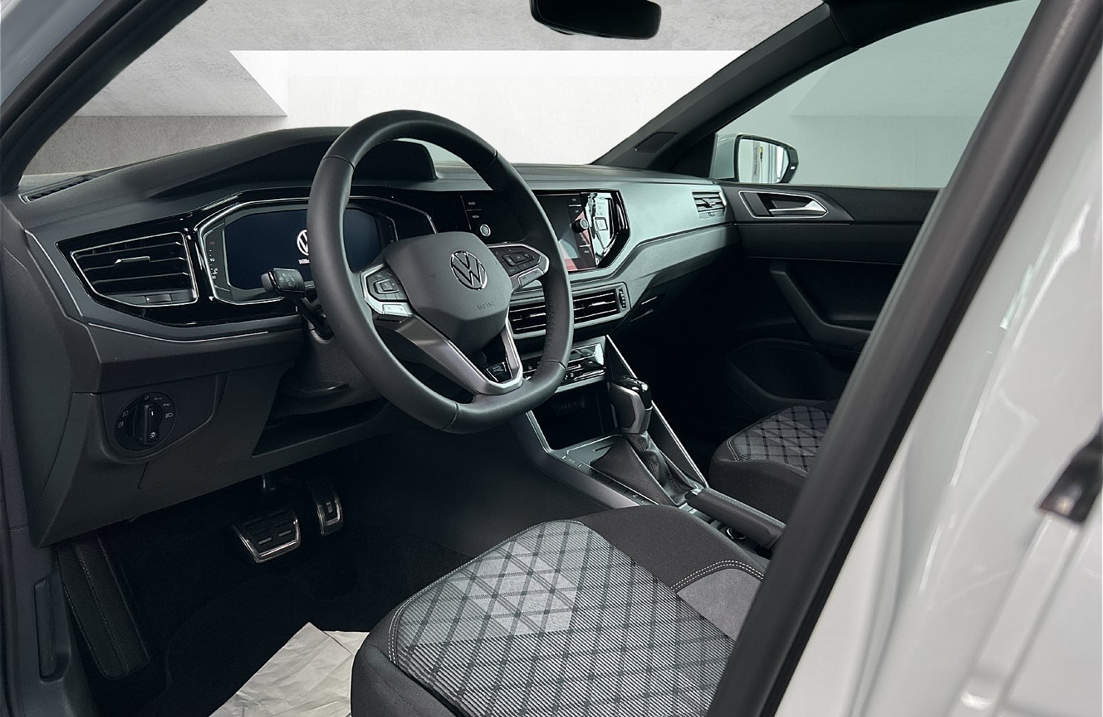 Polo R-Line 1.0 TSI 2xKlima ACC AUT KlimaA LED