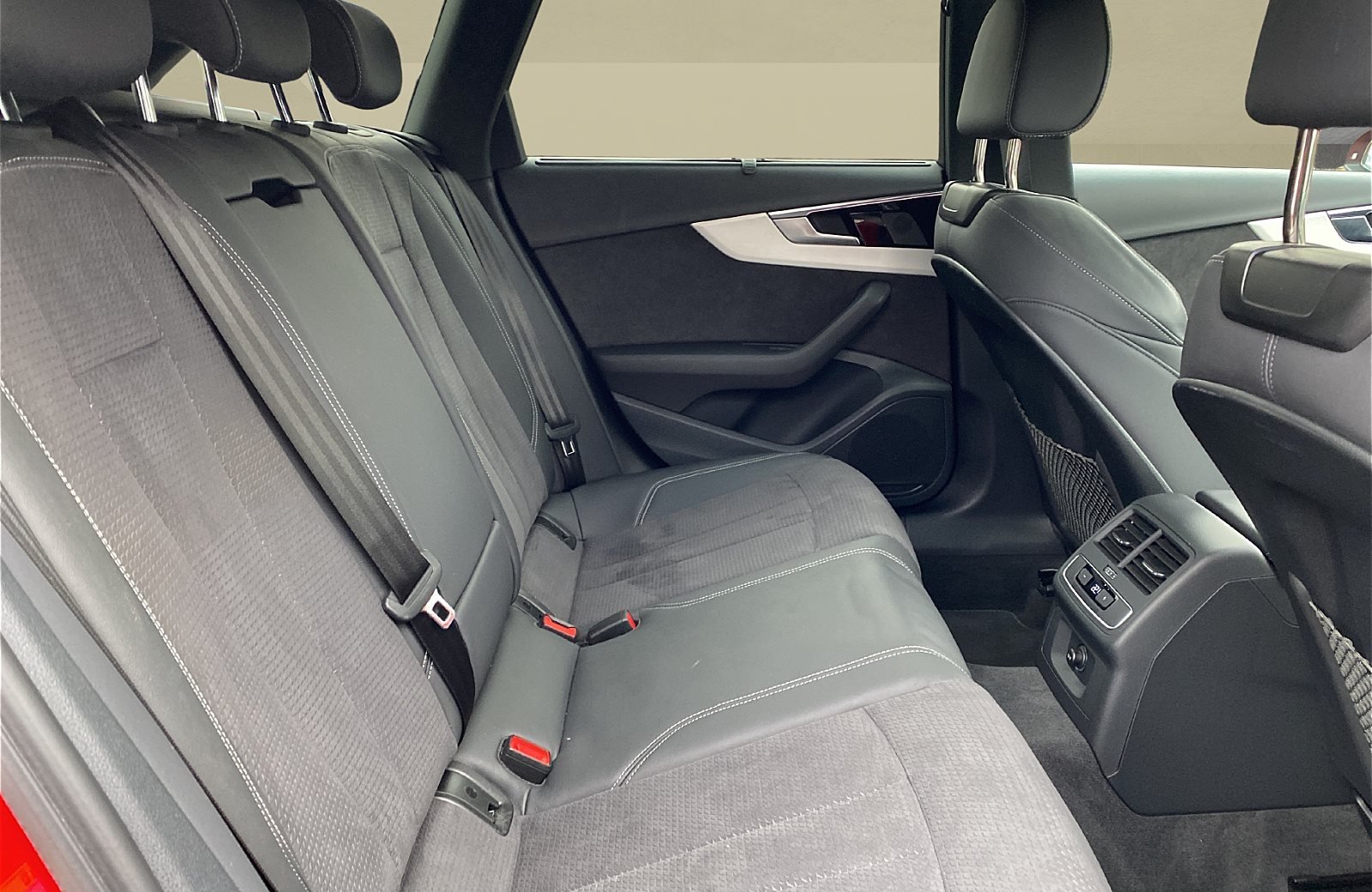 A4 Avant 40 TFSI S line Competition S-tronic LED Navi ACC RFK