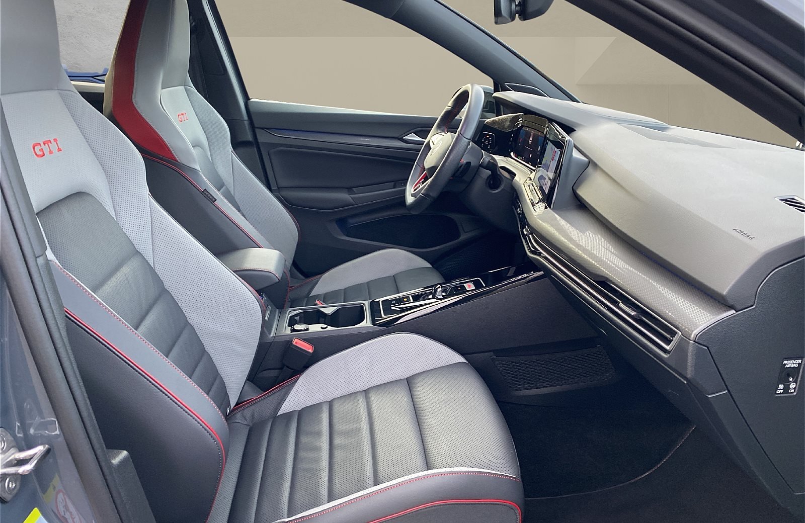 Golf VIII GTI 2.0 TSI Black Style DSG Matrix Navi Pano HuD Standheizung