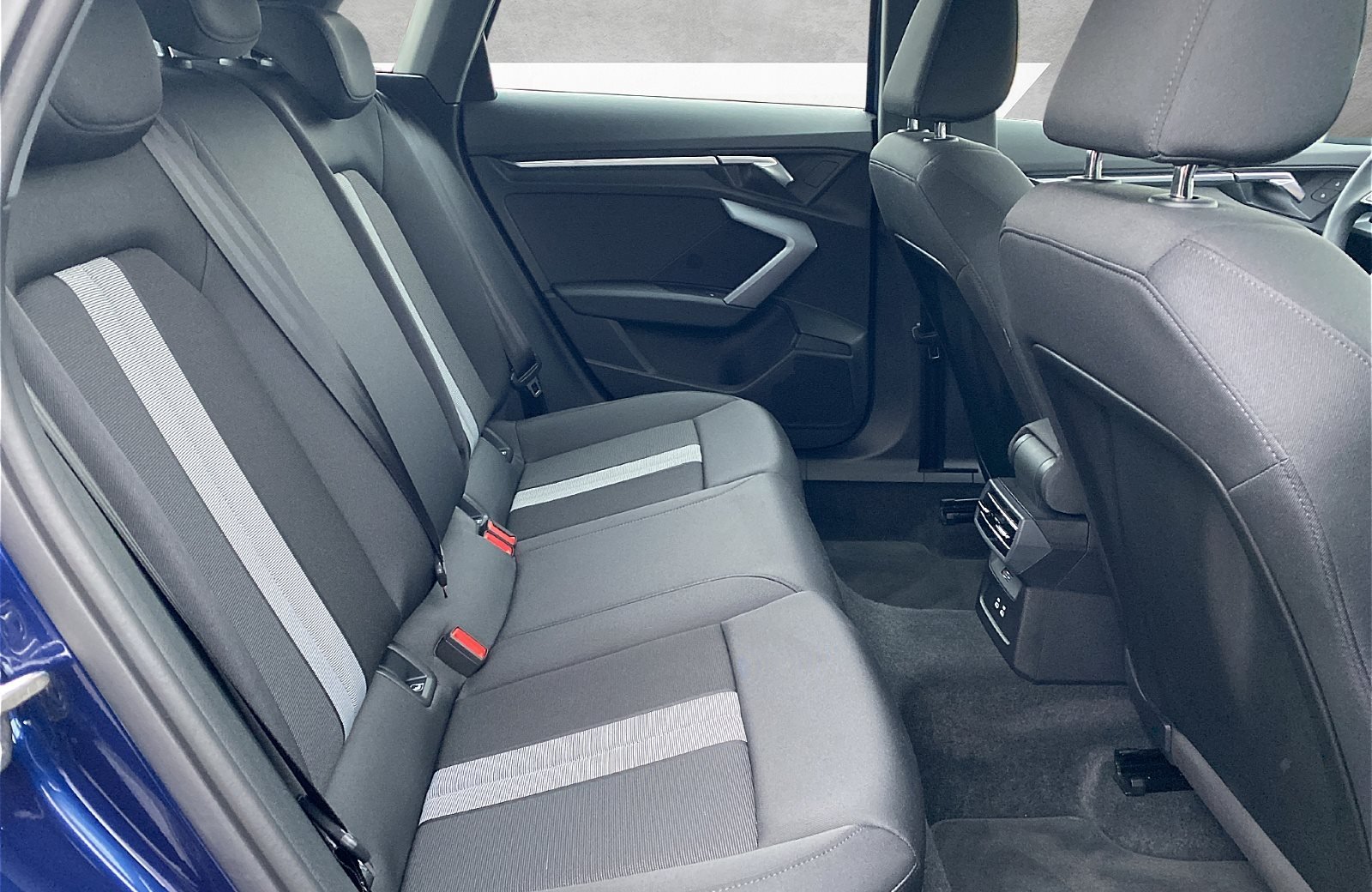 A3 Sportback 30 TFSI advanced S-tronic LED Navi ACC RFK