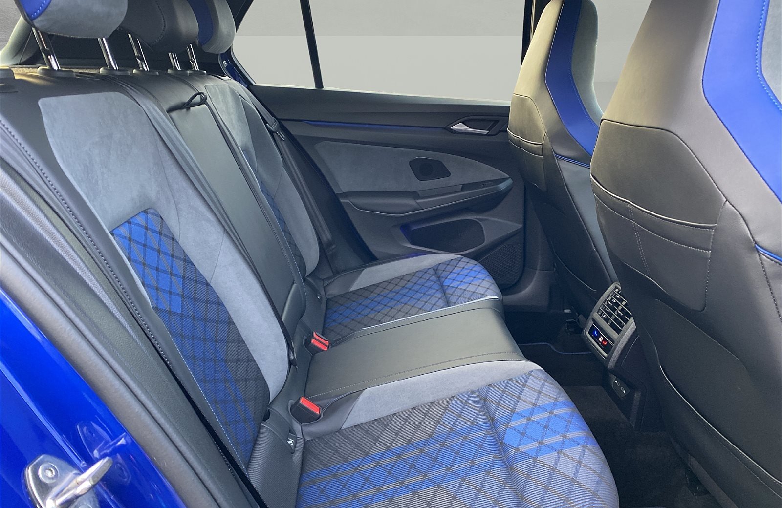 Golf R 2.0 TSI 4Motion DSG Matrix ACC Pano RFK Harman-Kardon