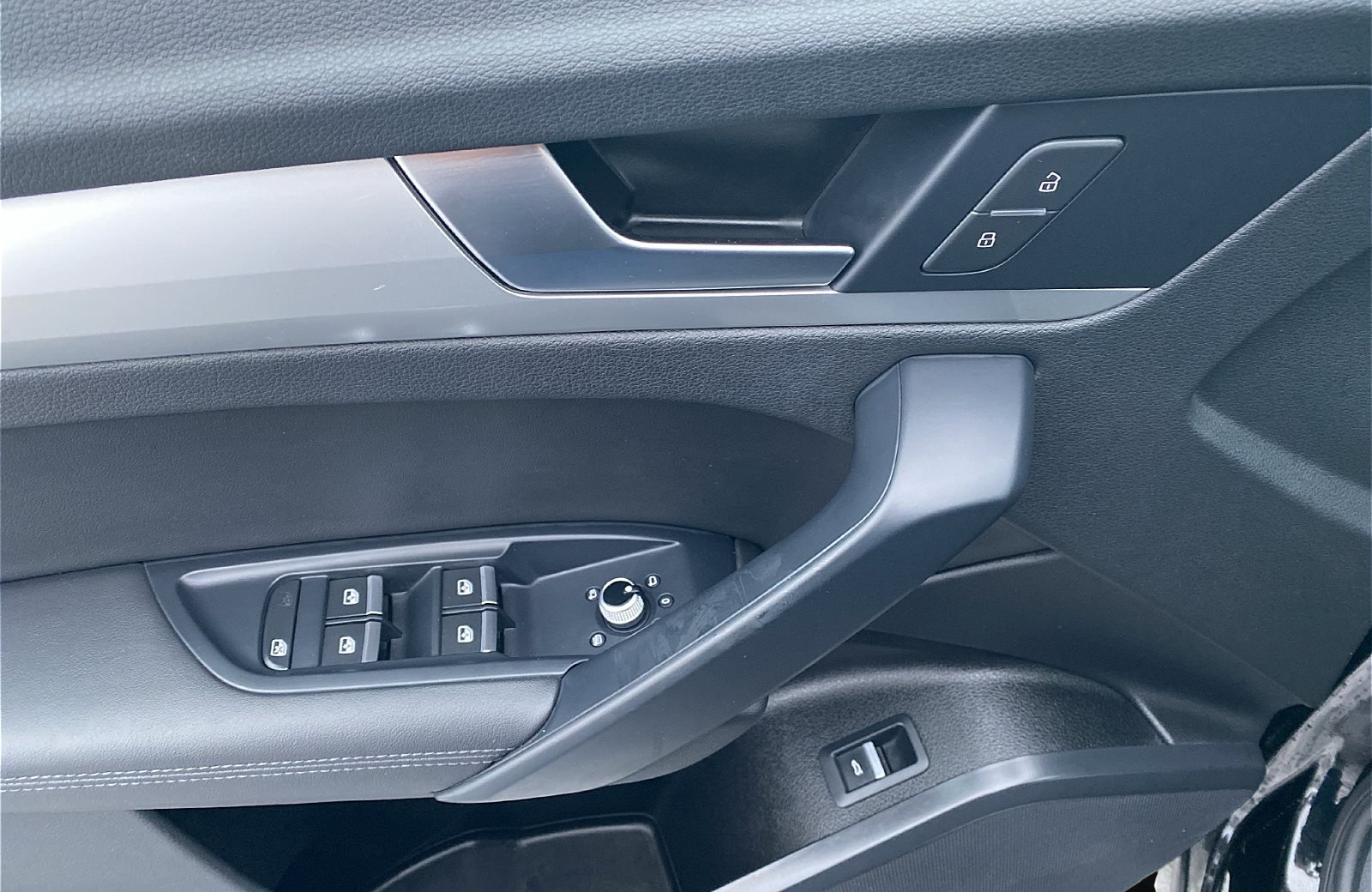 Q5 40 TDI S line quattro S-tronic Matrix Navi Luft ACC Alcantara