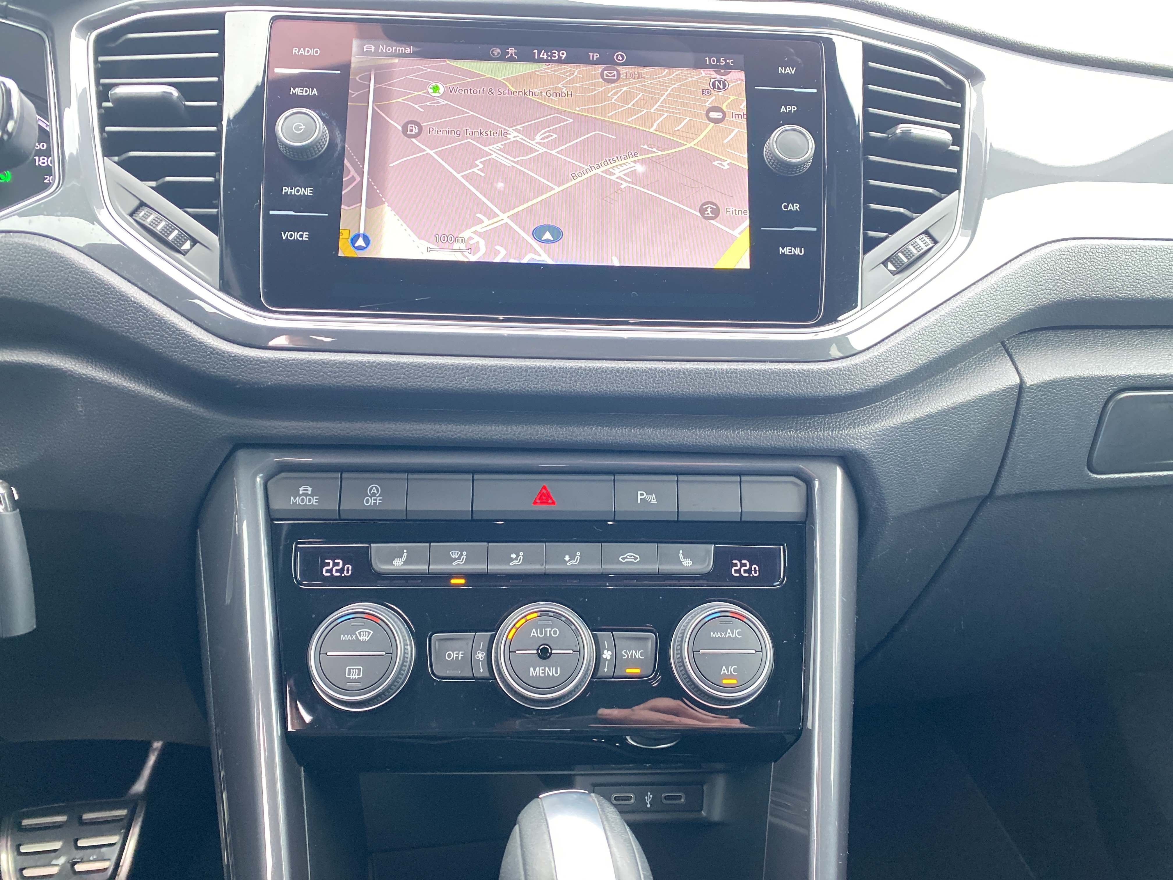 T-Roc 1.5 TSI Sport DSG Navi AHK PDC RFK SHZ AHK