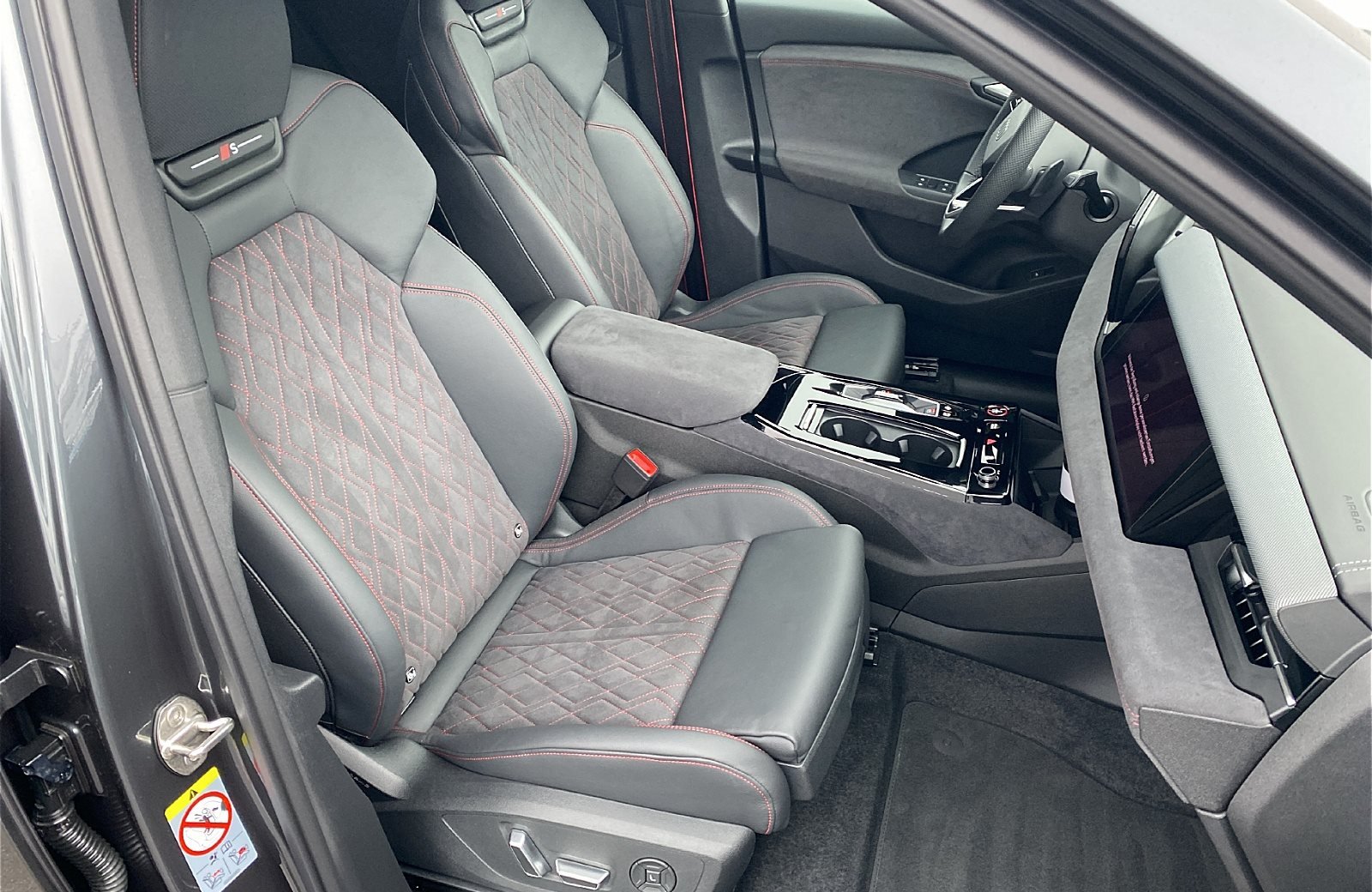 SQ6 e-tron quattro Matrix Navi ACC Pano HuD 360