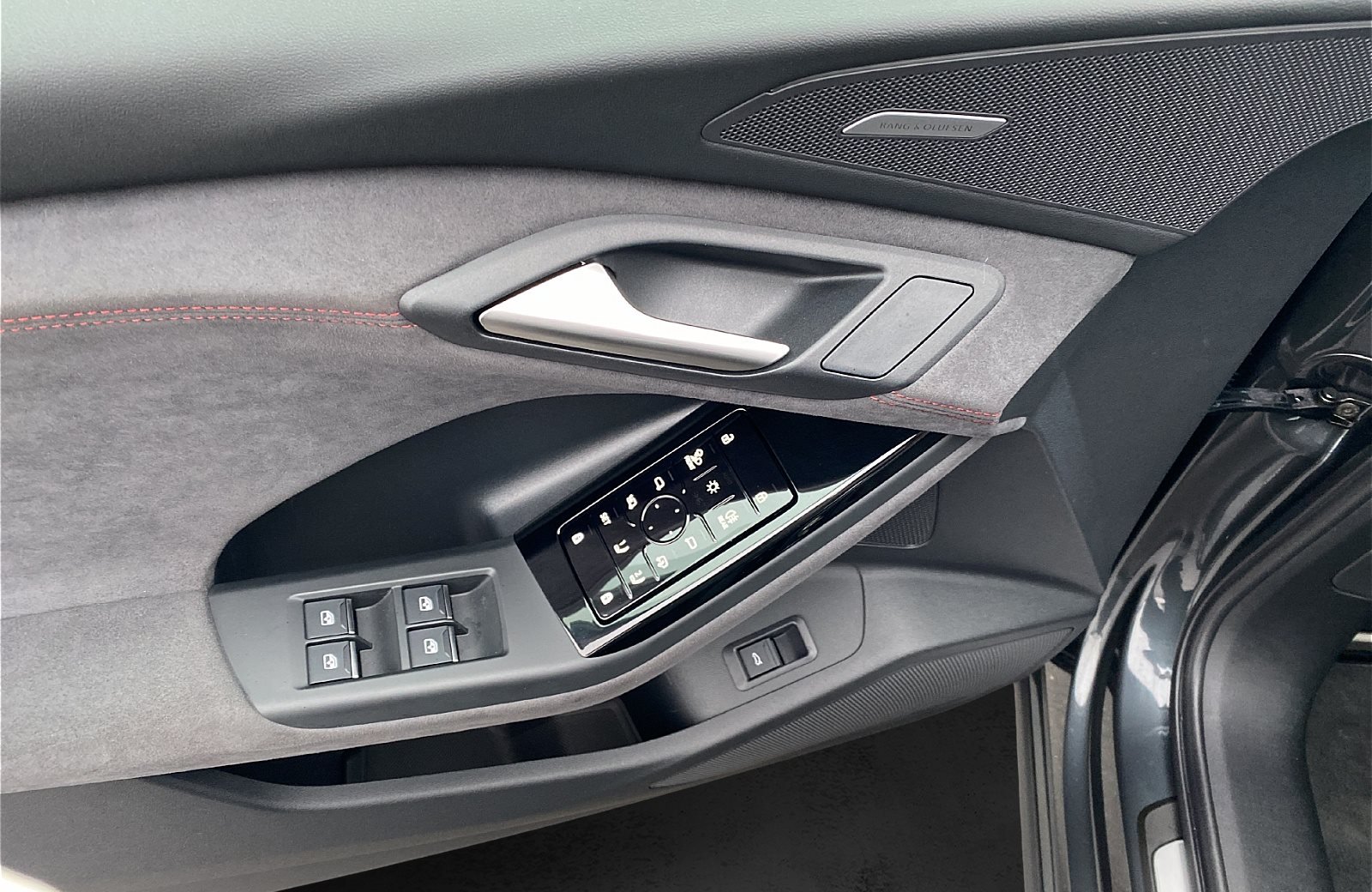 SQ6 e-tron quattro Matrix Navi ACC Pano HuD 360