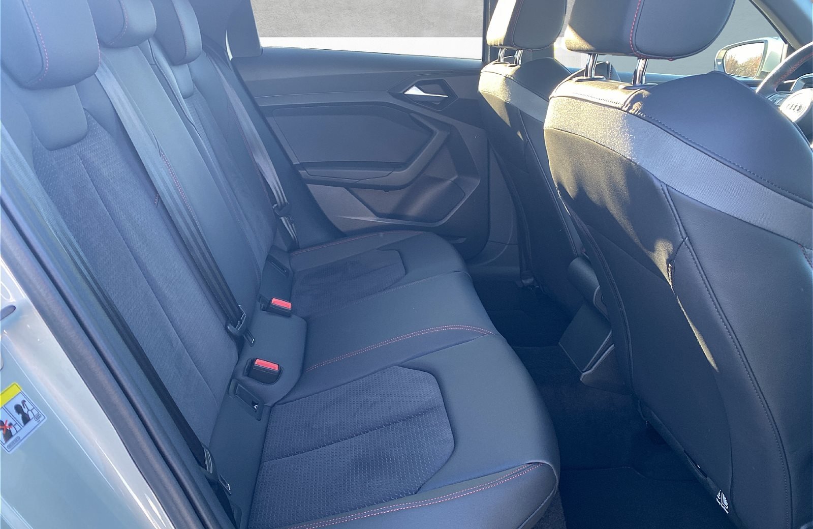 A1 Sportback 30 TFSI S line S-tronic LED Navi ACC Optik schwarz