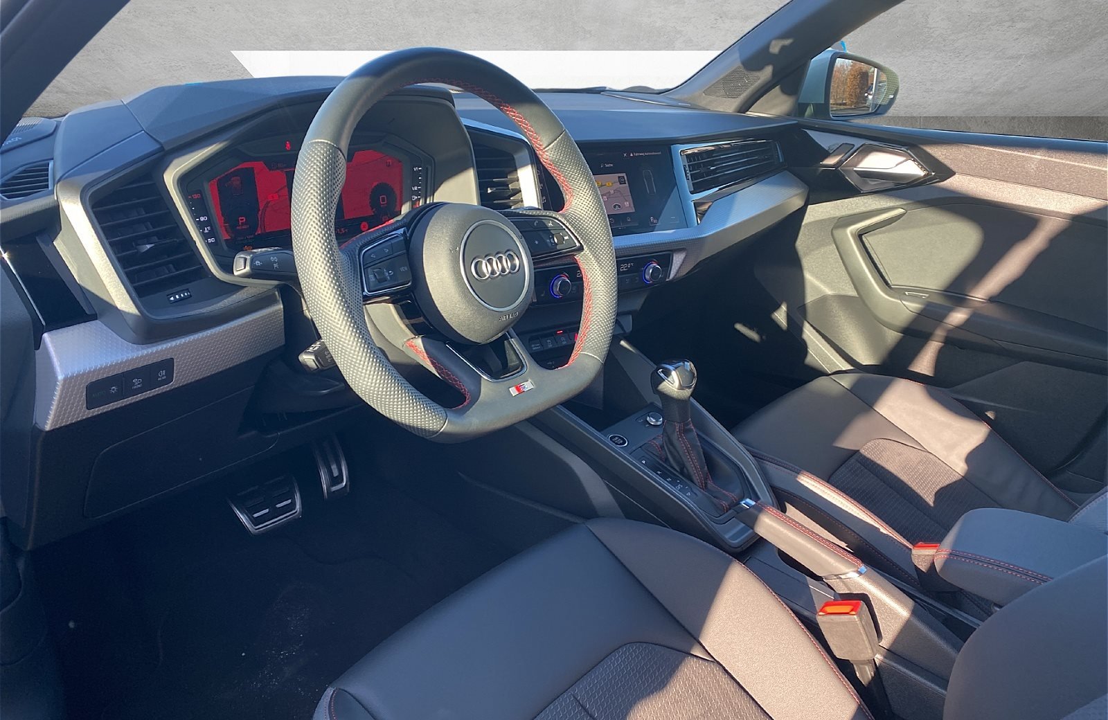 A1 Sportback 30 TFSI S line S-tronic LED Navi ACC Optik schwarz