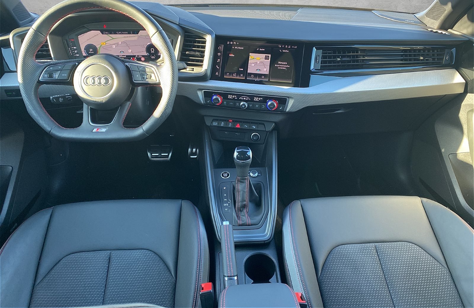 A1 Sportback 30 TFSI S line S-tronic LED Navi ACC Optik schwarz