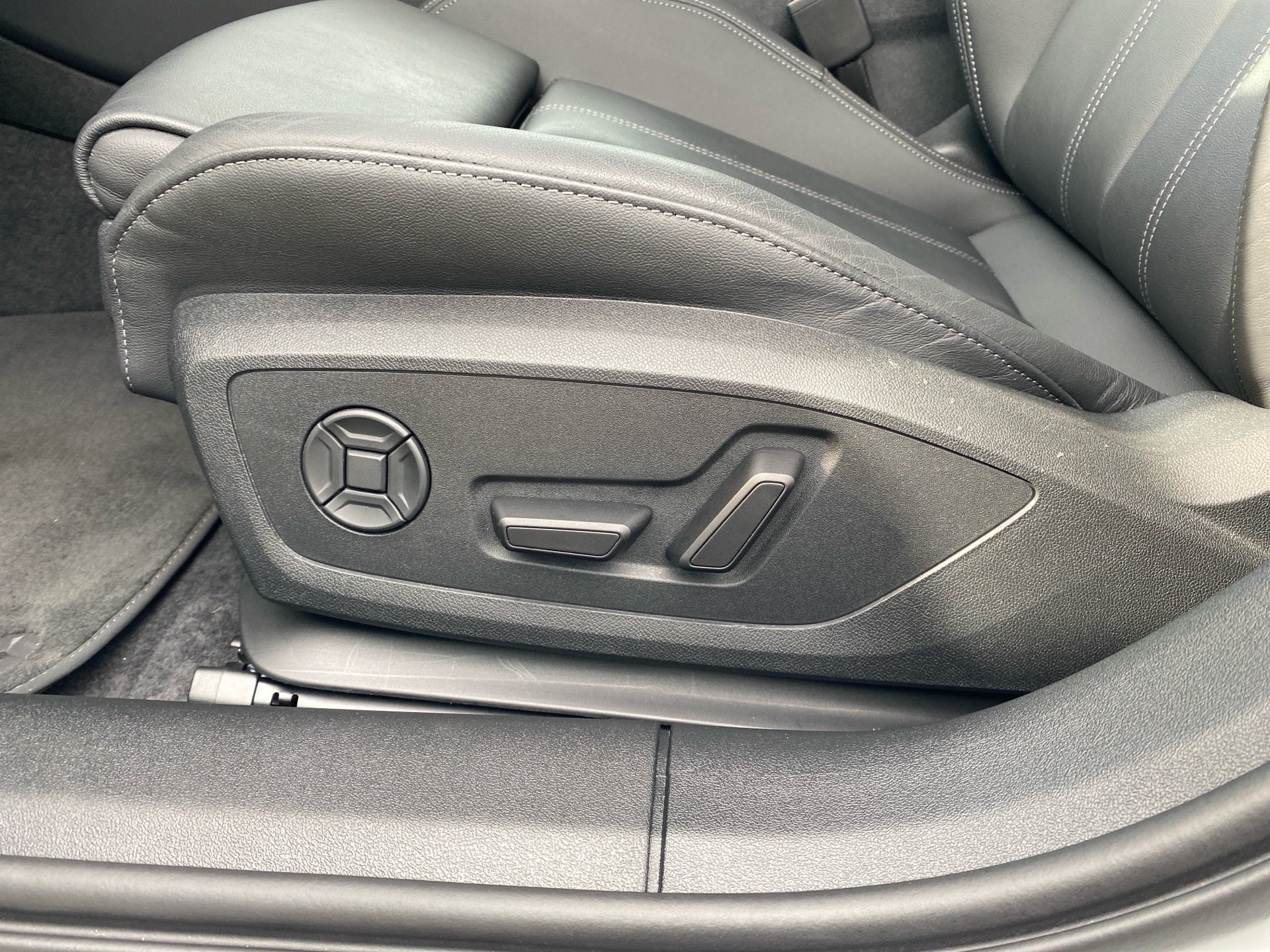 A5 Avant TFSI S line Edition One S-tronic Matrix Navi ACC AHK Leder