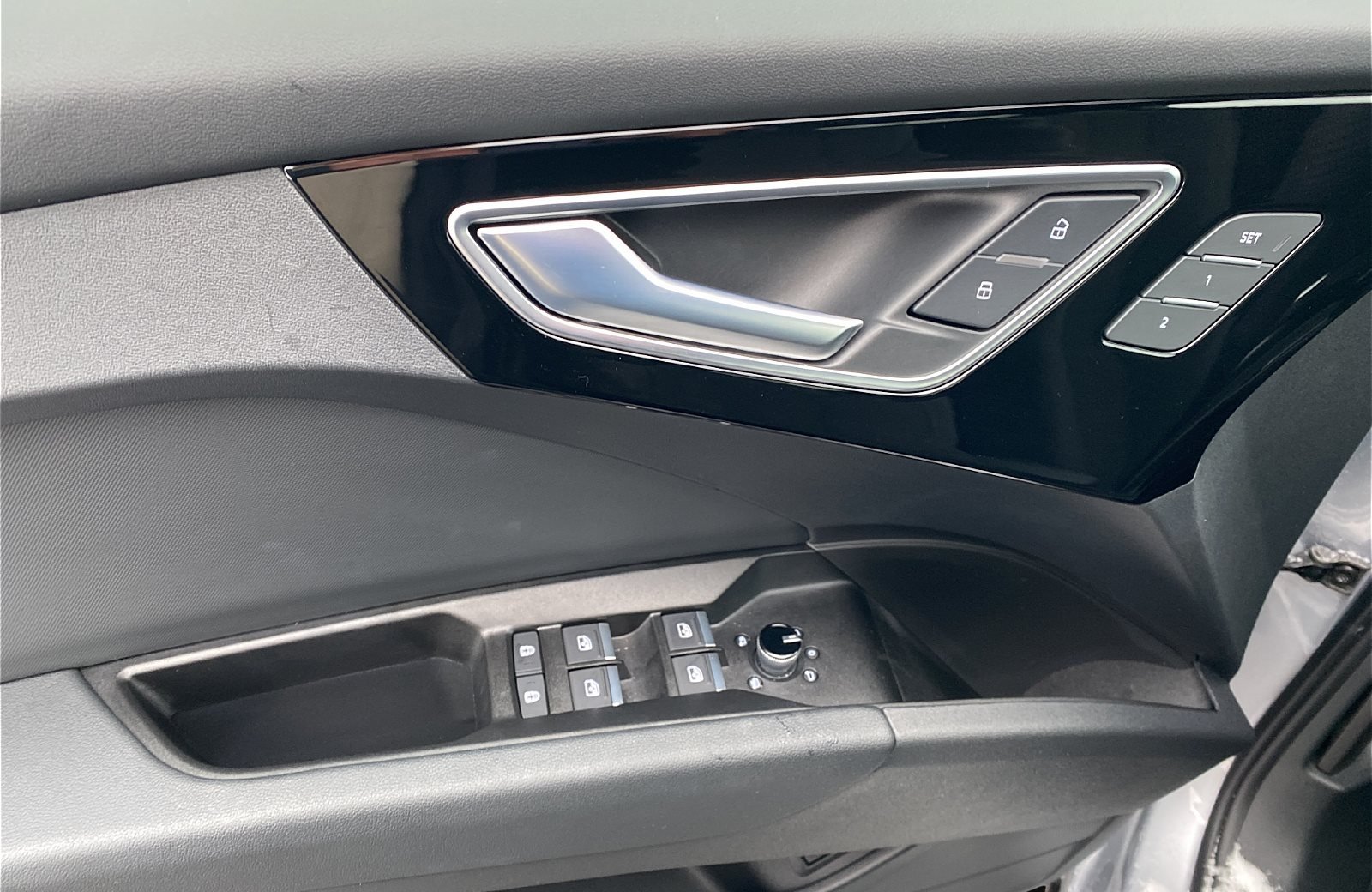 Q4 e-tron 35 S line Matrix Navi HuD Wärmepumpe