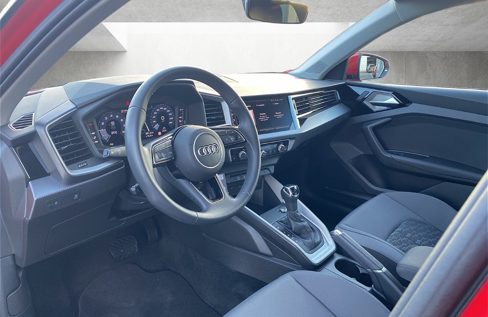 A1 Sportback 25 TFSI advanced S-tronic MMI Bluetooth PDC SHZ