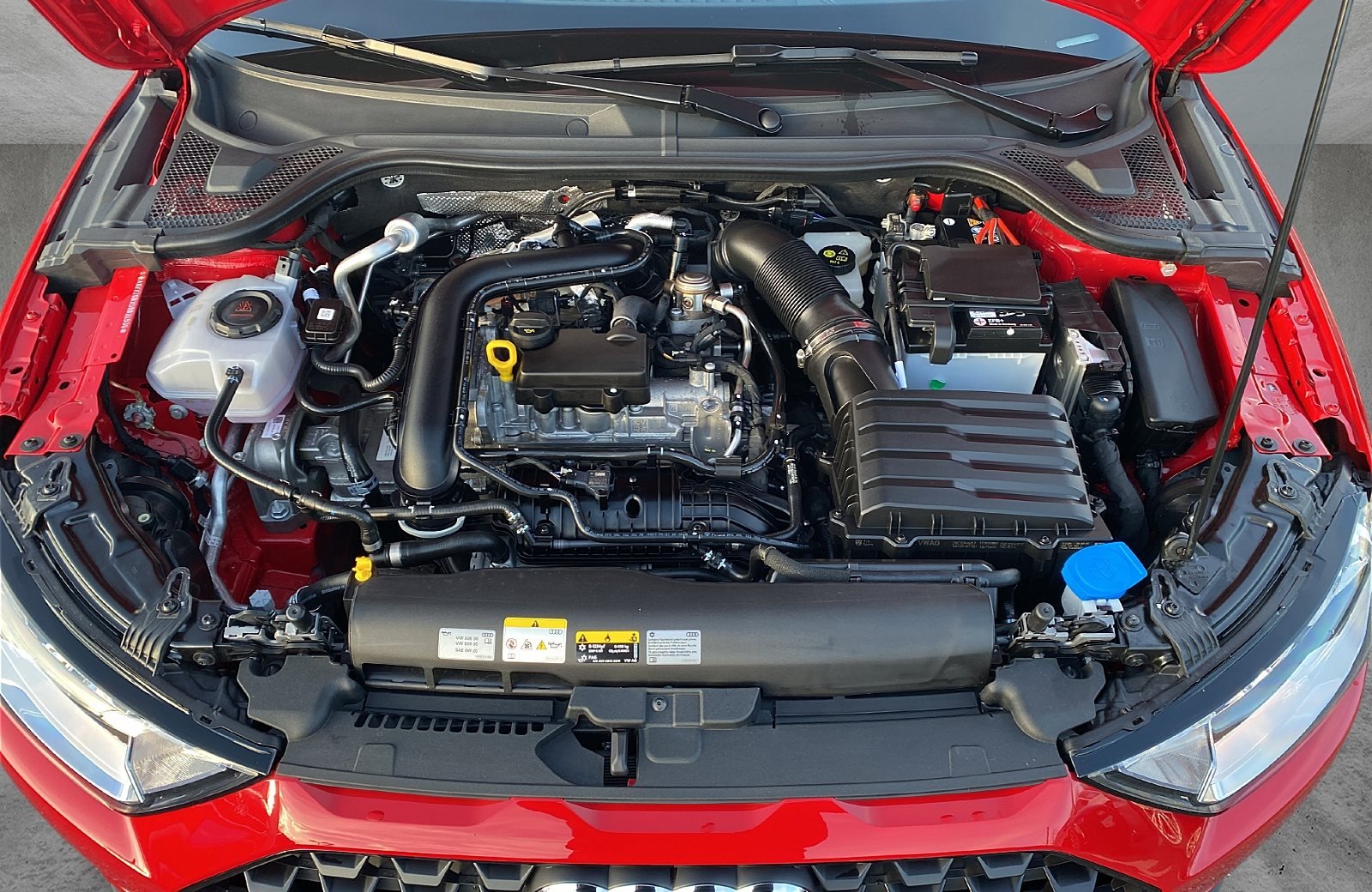 A1 Sportback 25 TFSI advanced S-tronic MMI Bluetooth PDC SHZ