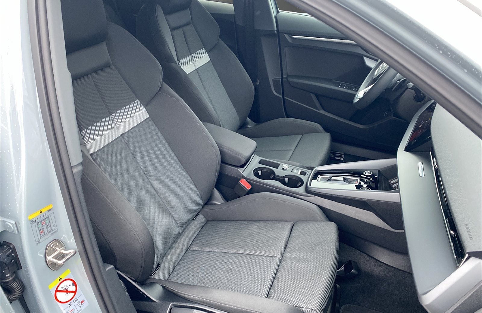 A3 Sportback 30 TFSI advanced S-tronic Matrix Navi ACC AHK Standhzg.