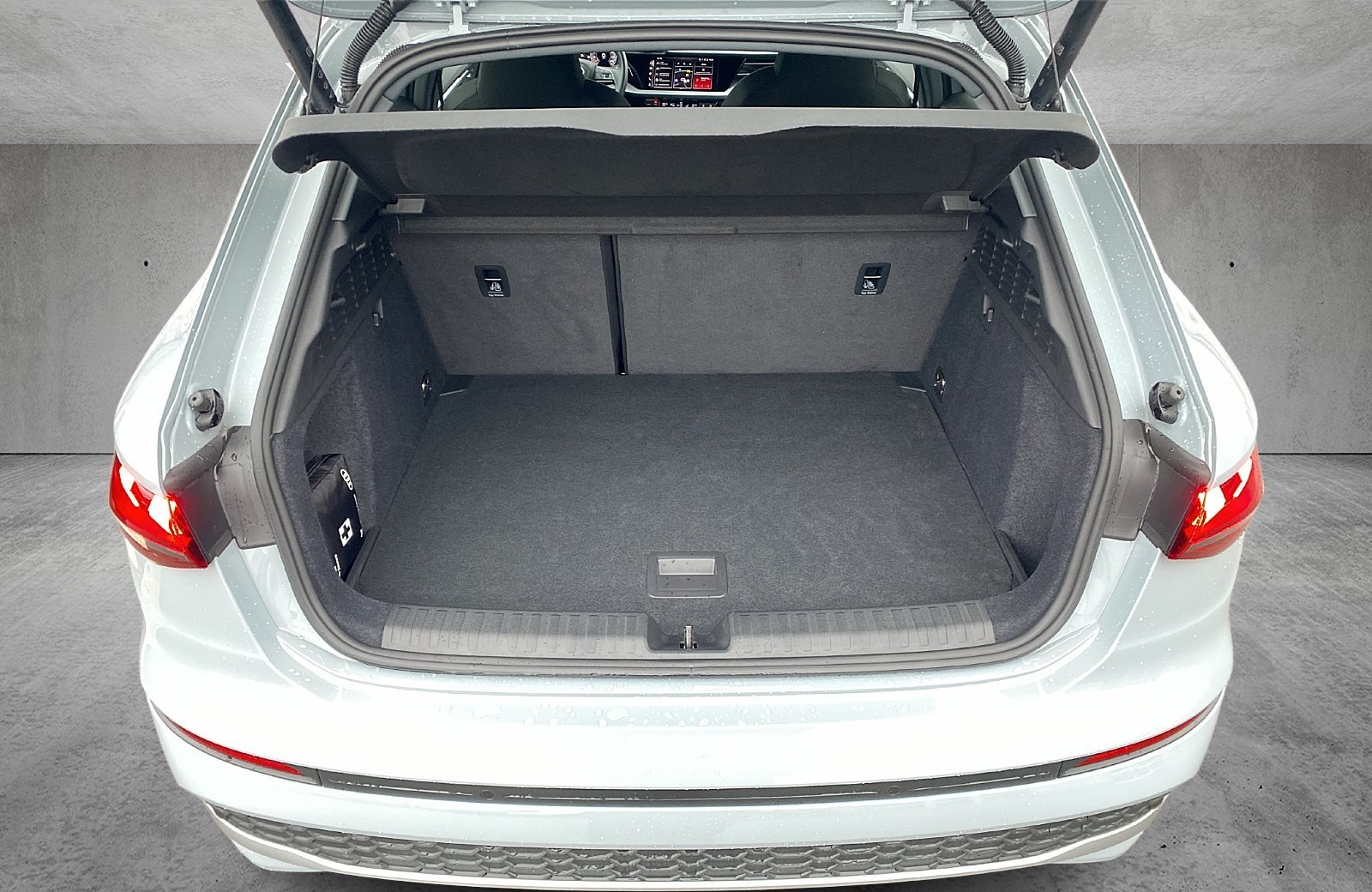 A3 Sportback 30 TFSI advanced S-tronic Matrix Navi ACC AHK Standhzg.