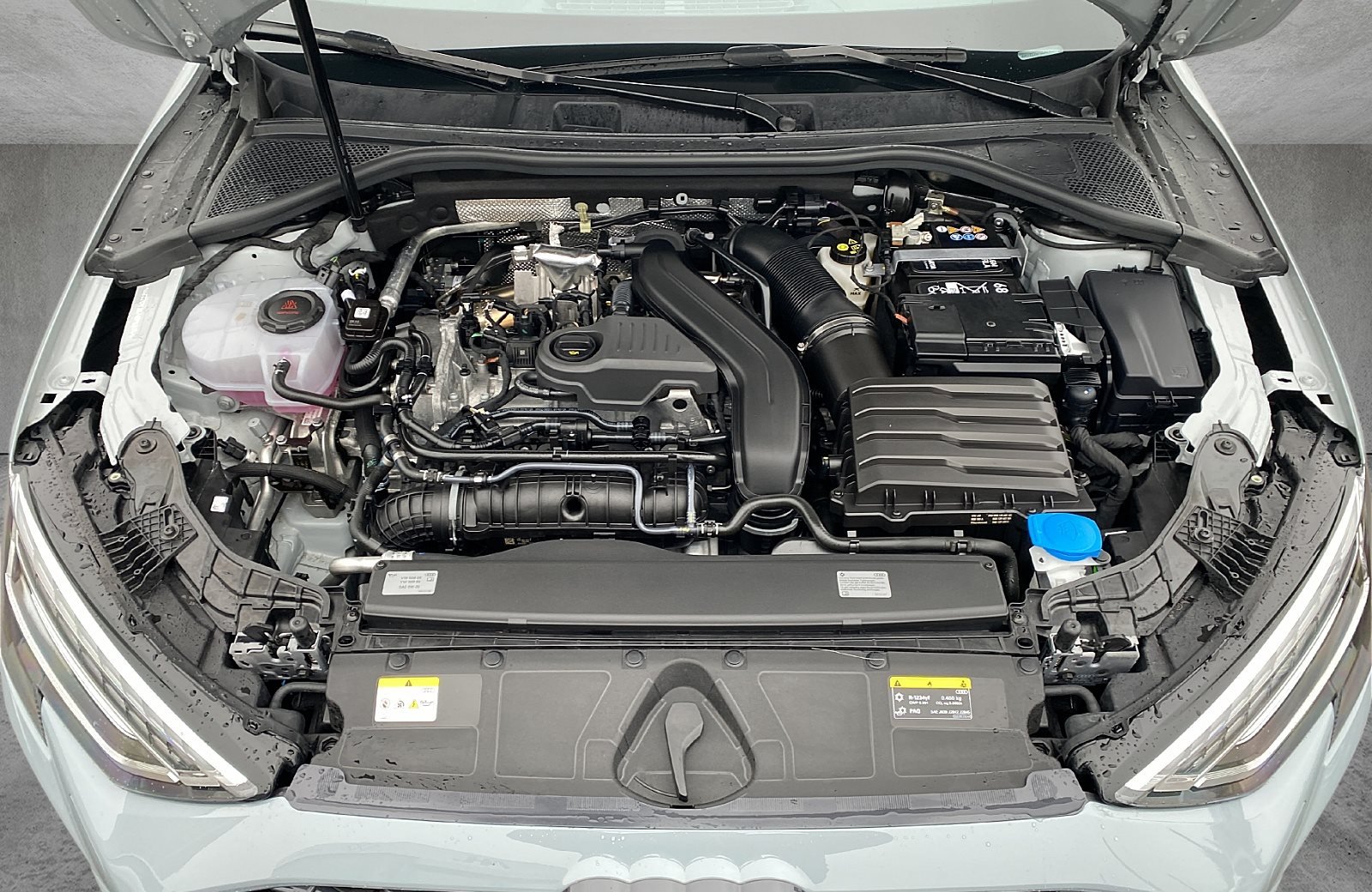 A3 Sportback 30 TFSI advanced S-tronic Matrix Navi ACC AHK Standhzg.