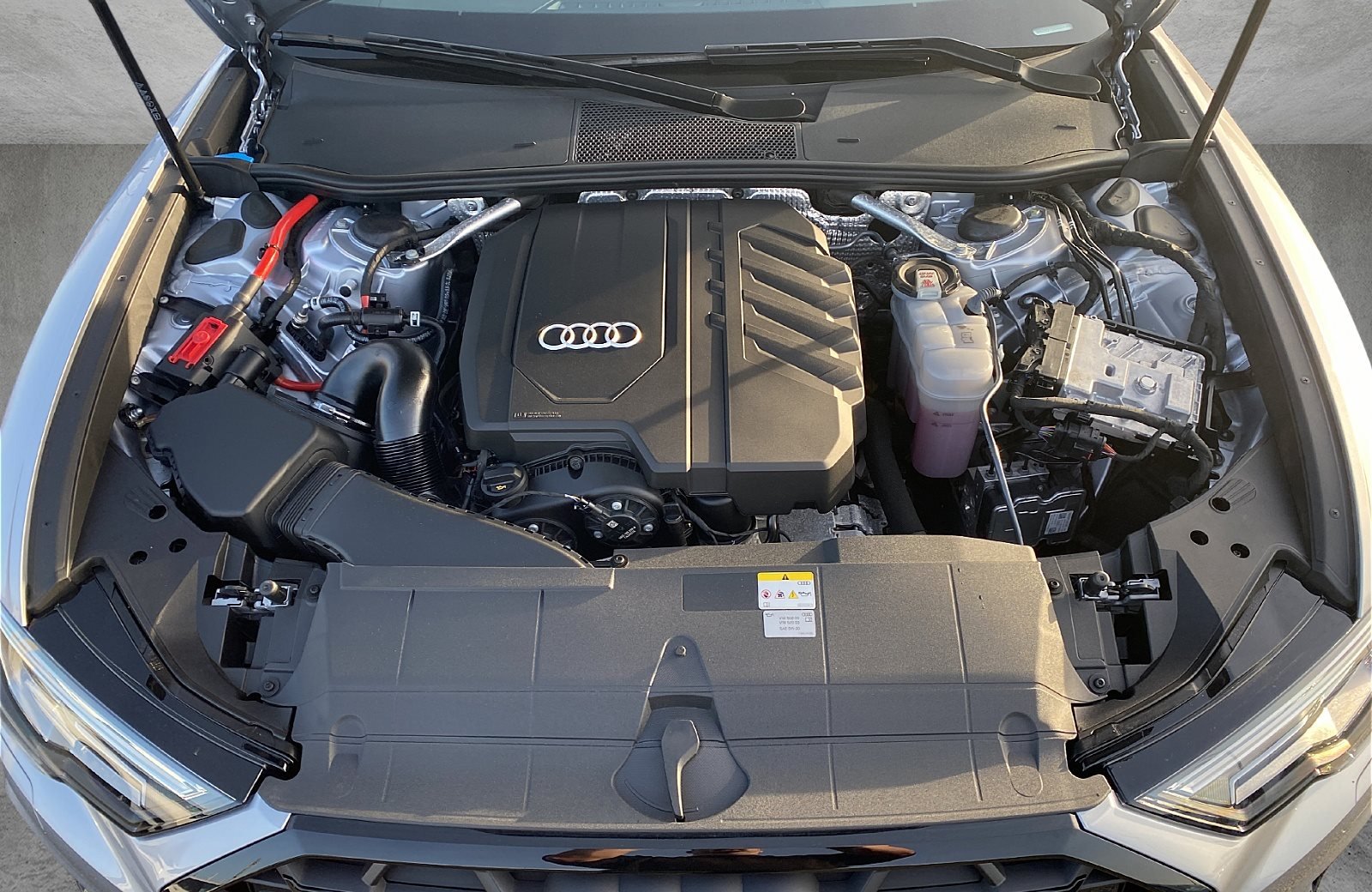 A6 Avant 45 TFSI S line quattro S-tronic Matrix Navi ACC Pano AHK RFK