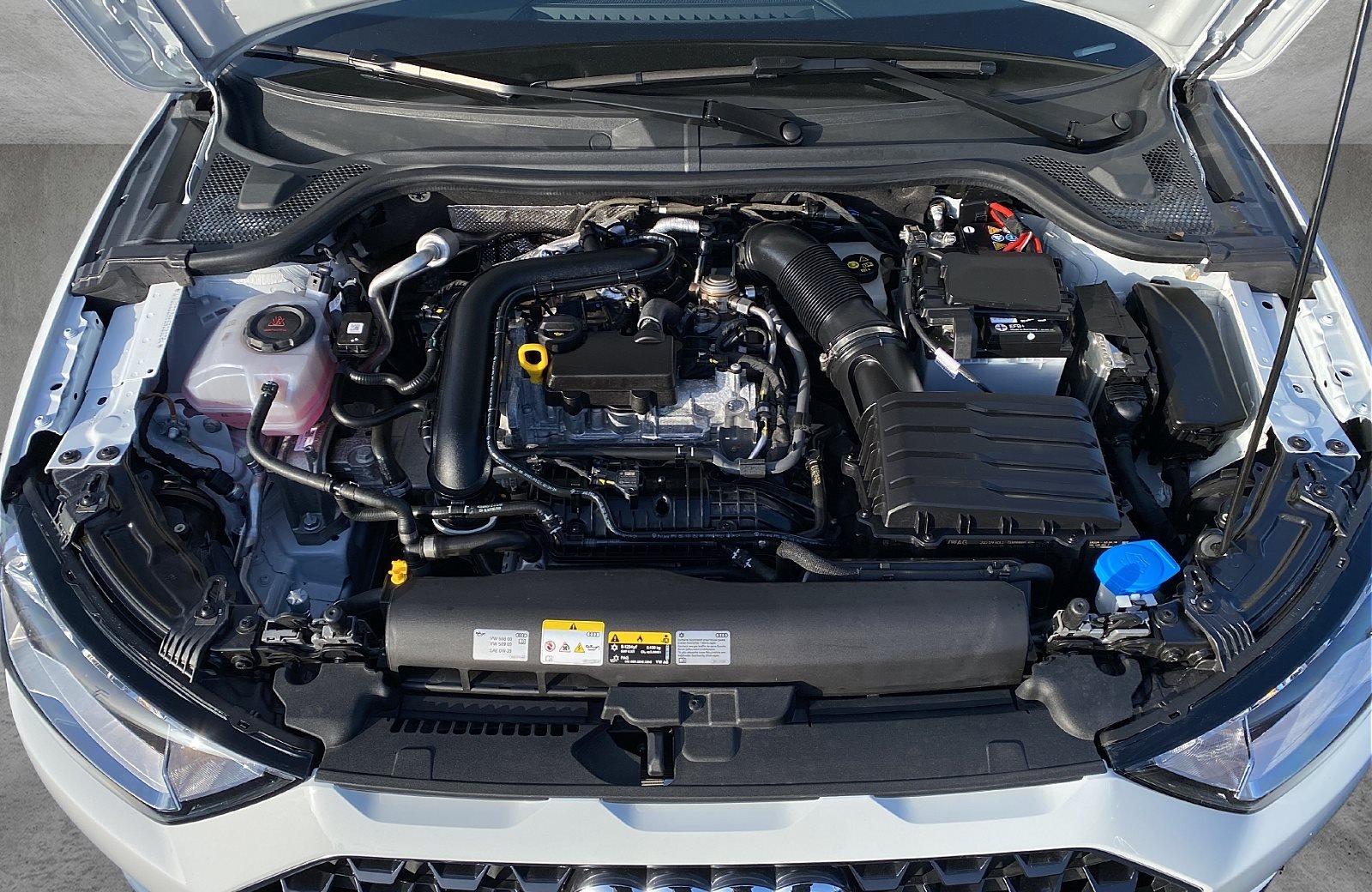 A1 Sportback 25 TFSI advanced MMI Bluetooth GRA PDC SHZ