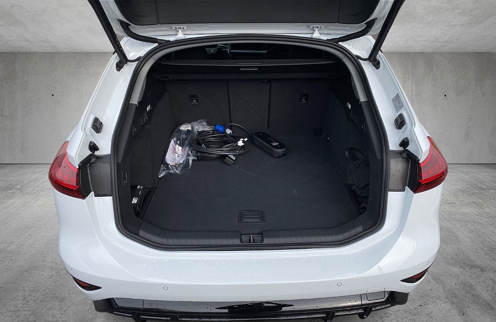 A6 Avant e-tron S line performance LED Plus Navi ACC AHK Leder