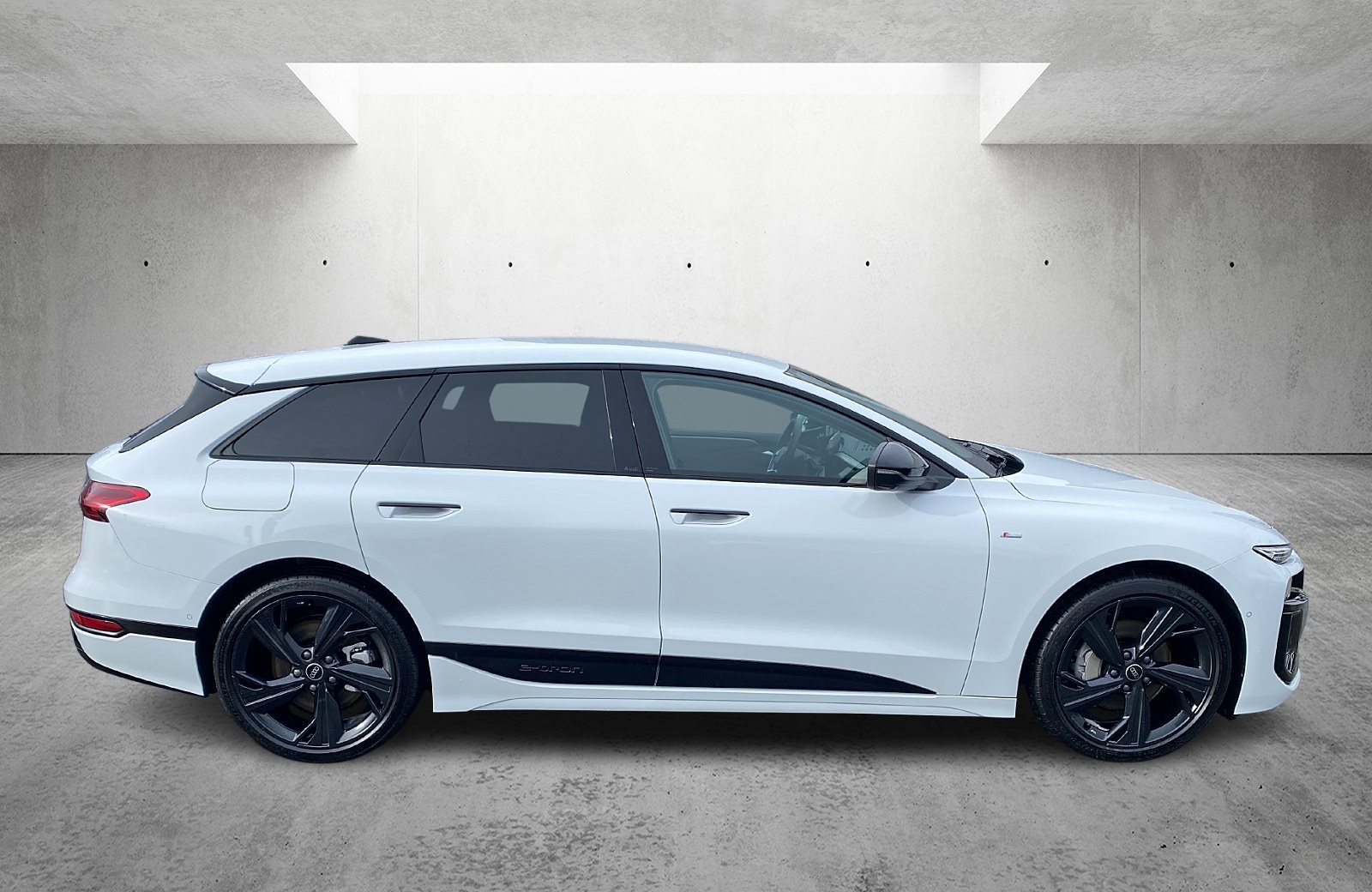 A6 Avant e-tron S line performance LED Plus Navi ACC AHK Leder