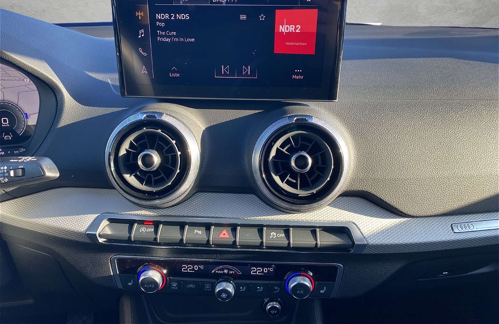 Q2 35 TFSI advanced Matrix ACC AHK Standhzg. ACC