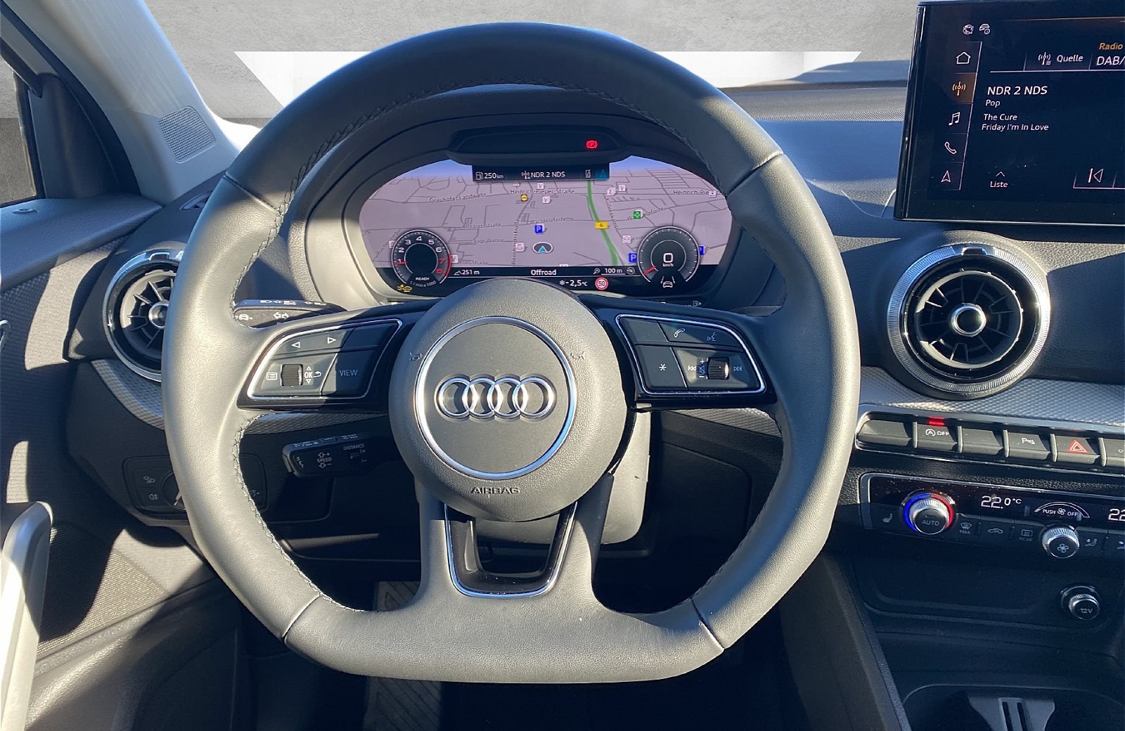 Q2 35 TFSI advanced Matrix ACC AHK Standhzg. ACC