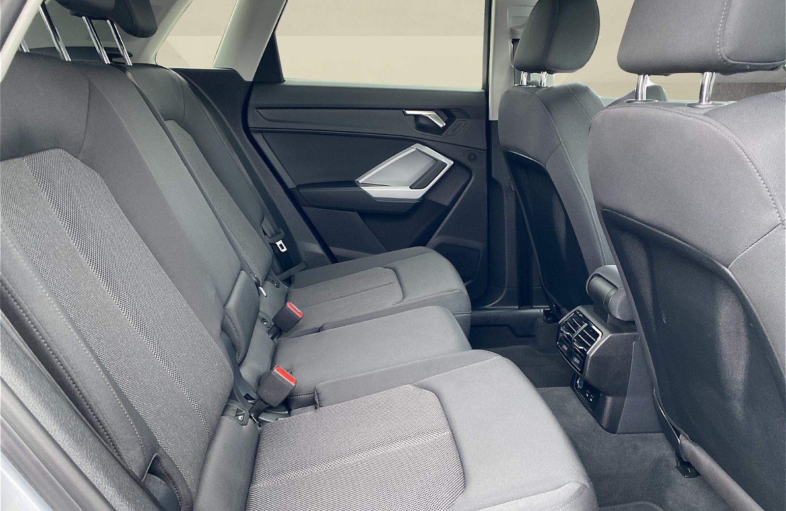 Q3 35 TFSI advanced S-tronic LED Navi ACC AHK Optik schwarz