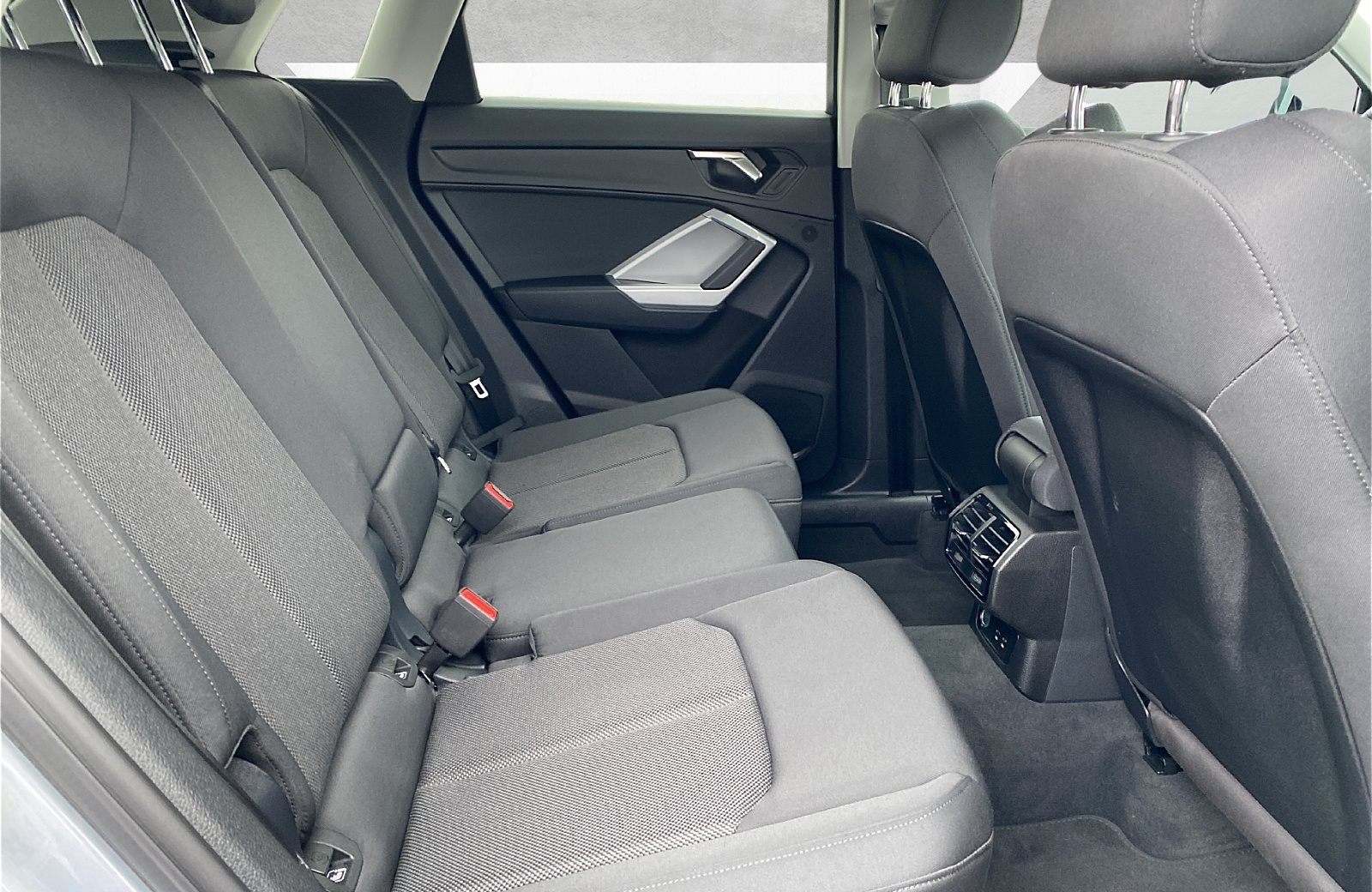 Q3 35 TFSI advanced S-tronic LED Navi ACC AHK Optik schwarz