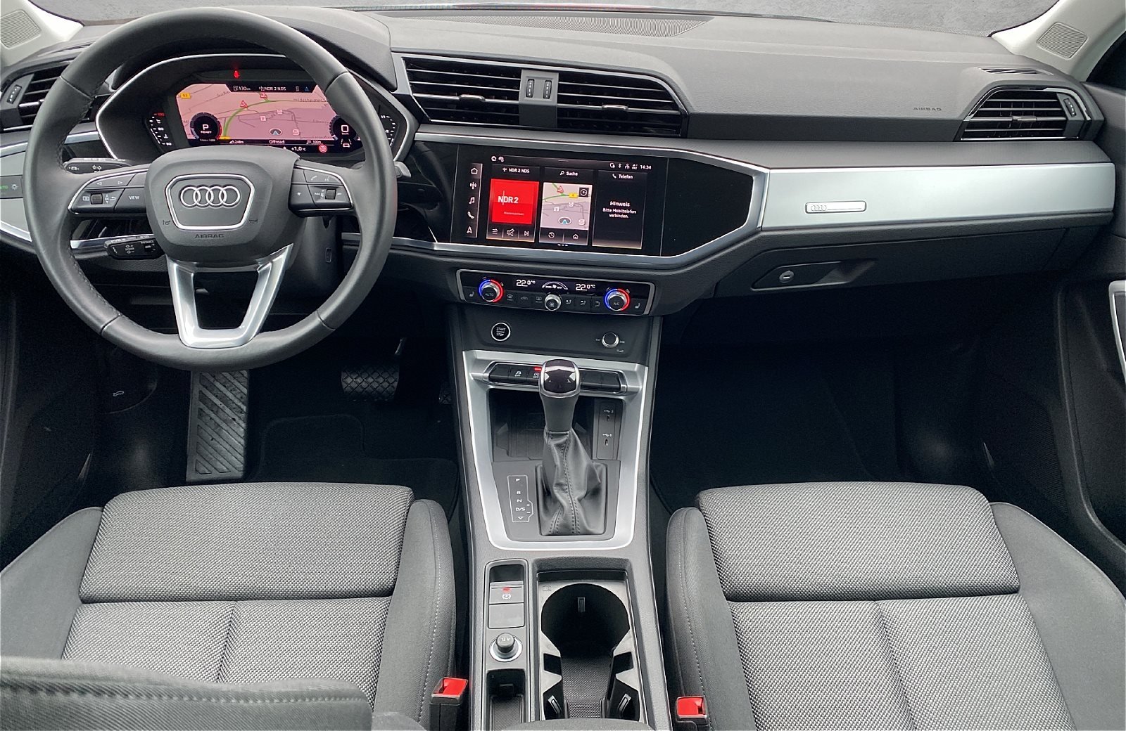 Q3 35 TFSI advanced S-tronic LED Navi ACC AHK Optik schwarz