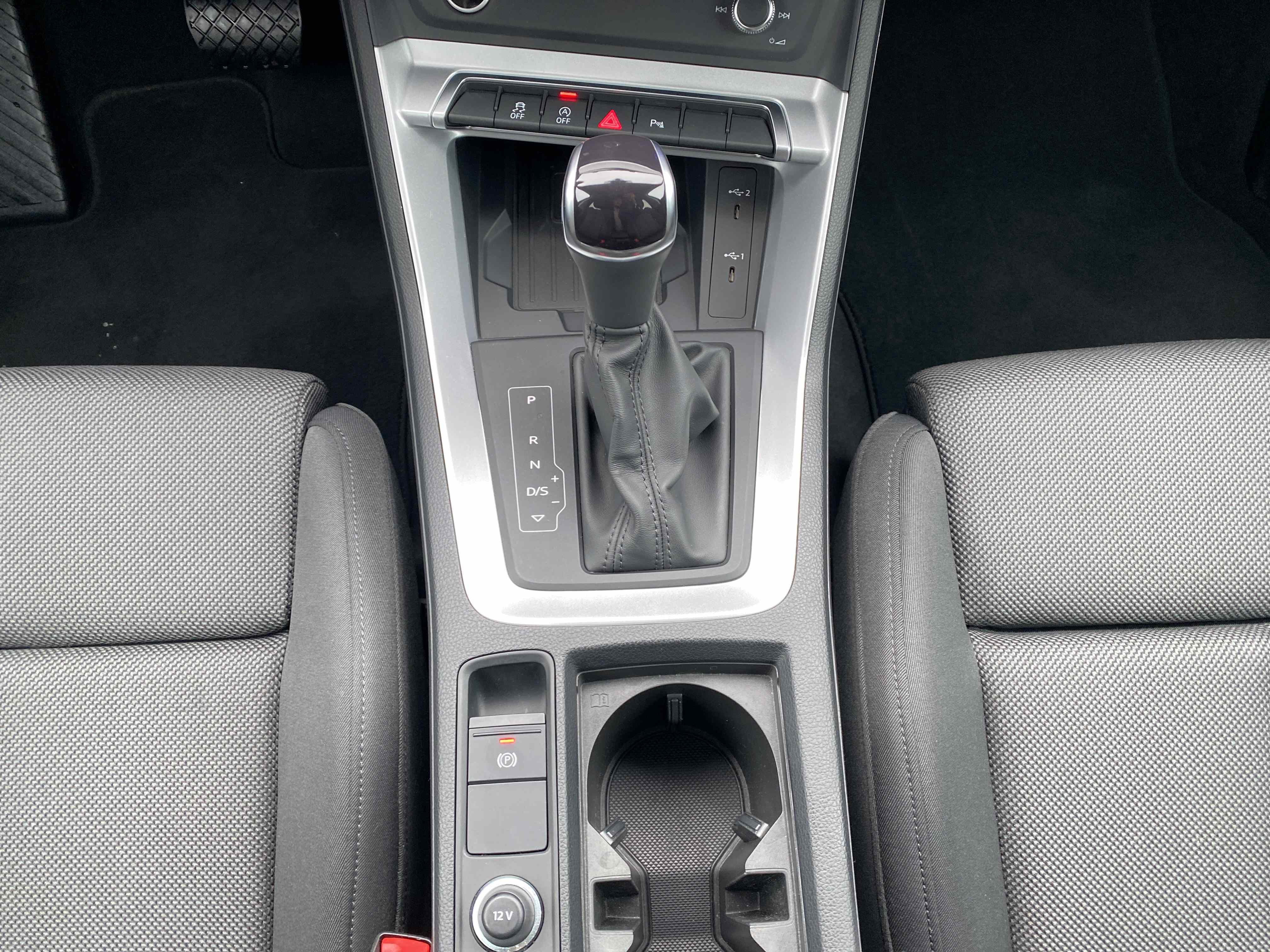 Q3 35 TFSI advanced S-tronic LED Navi ACC AHK Optik schwarz