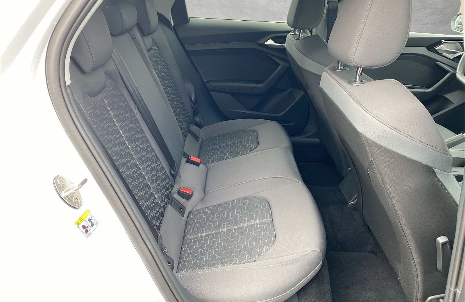 A1 Sportback 25 TFSI advanced MMI Bluetooth GRA PDC SHZ