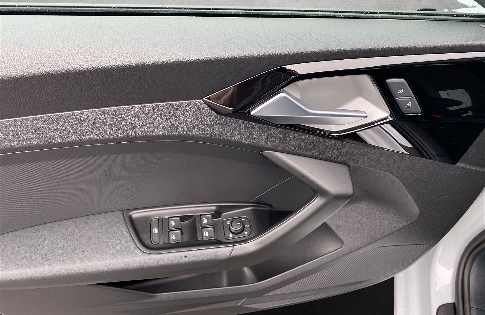 A1 Sportback 25 TFSI advanced MMI Bluetooth GRA PDC SHZ