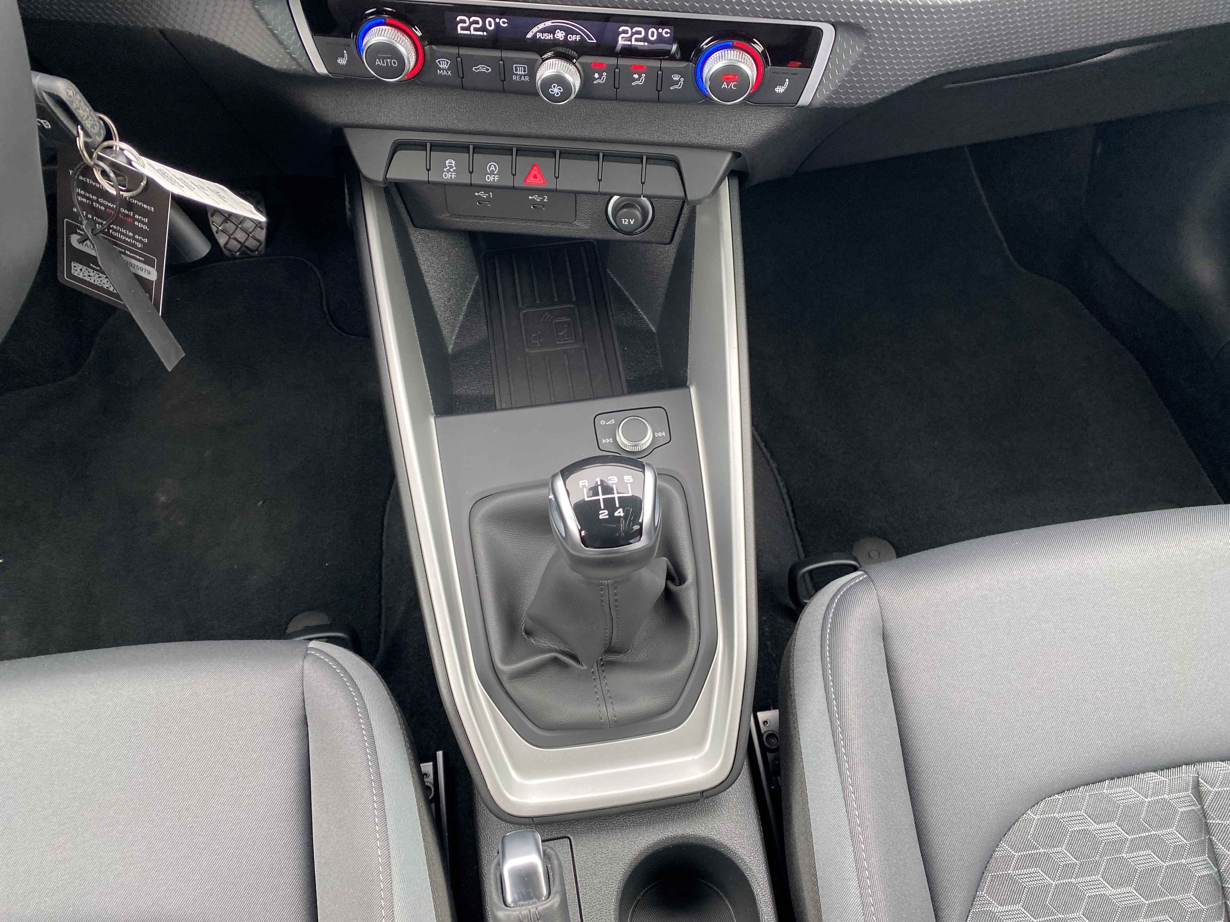 A1 Sportback 25 TFSI advanced MMI Bluetooth GRA PDC SHZ