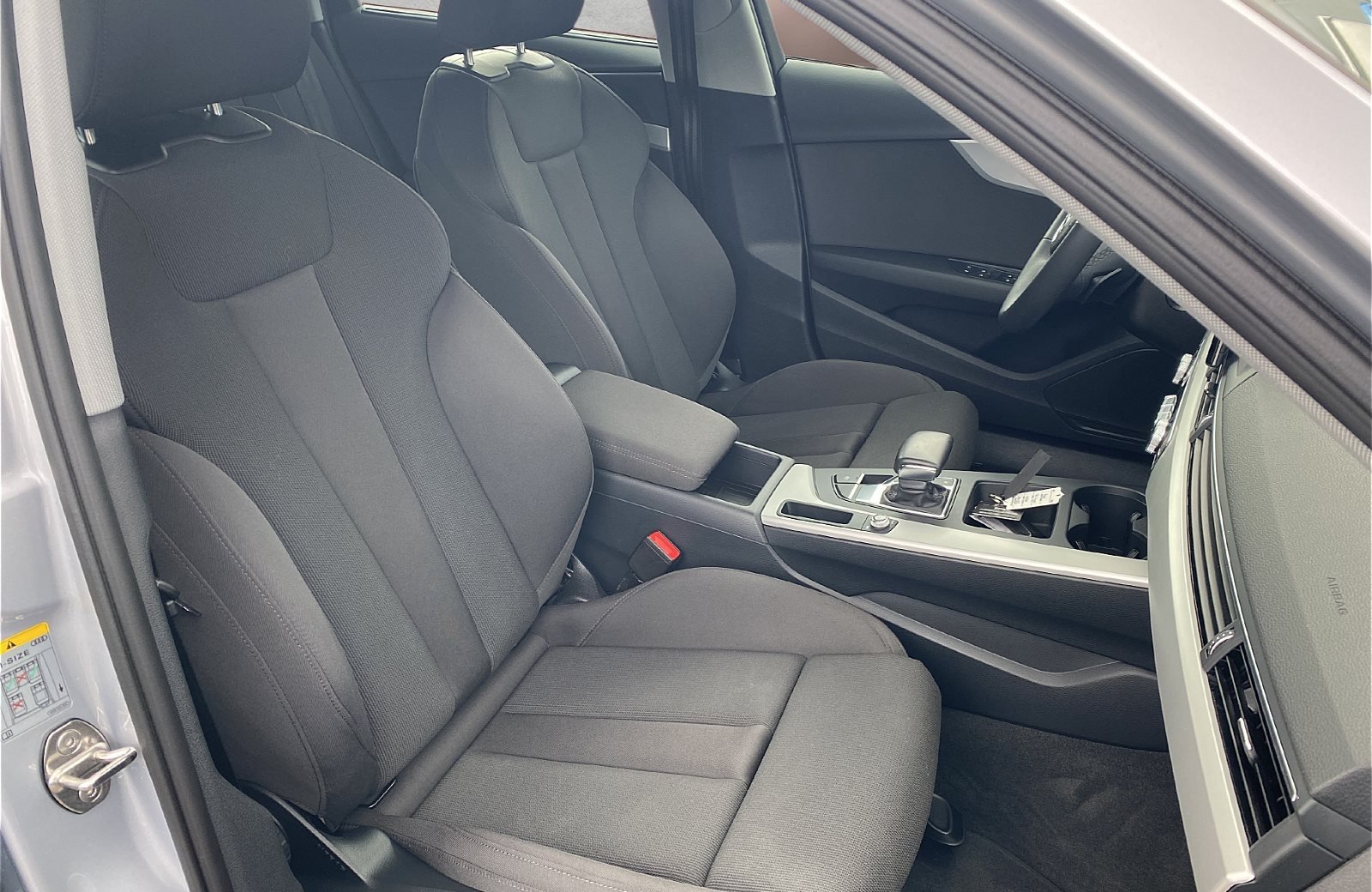 A4 Avant 30 TDI S-tronic LED Navi PDC SHZ Sportsitze