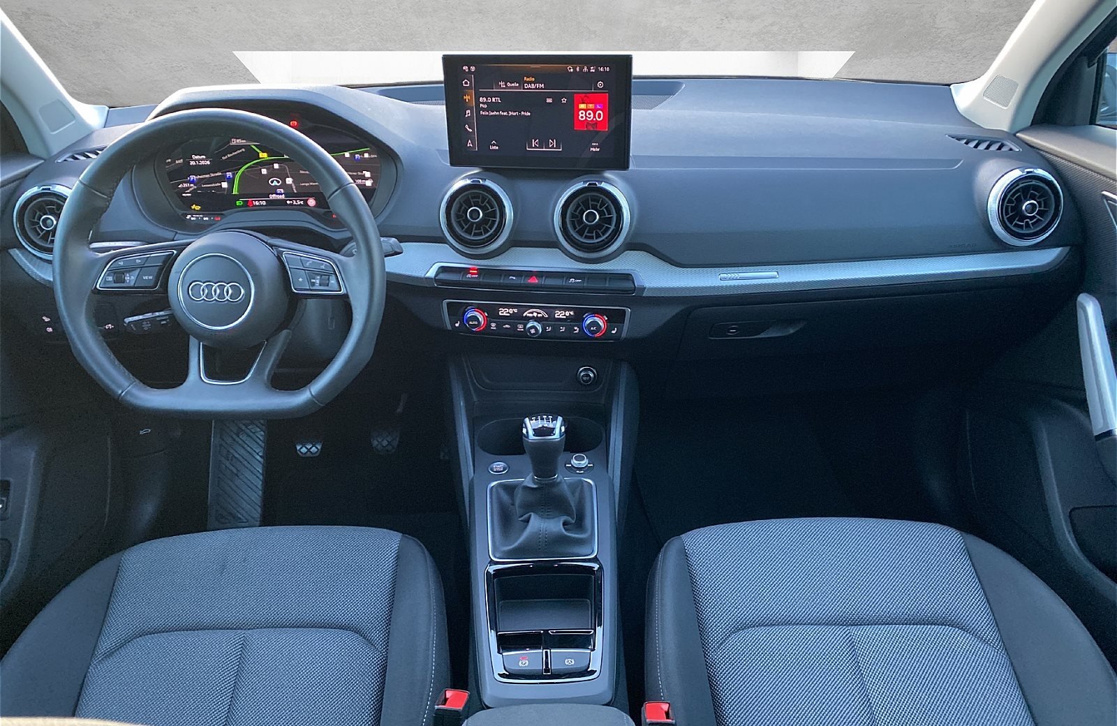 Q2 35 TFSI advanced Matrix ACC AHK RFK Standhzg.