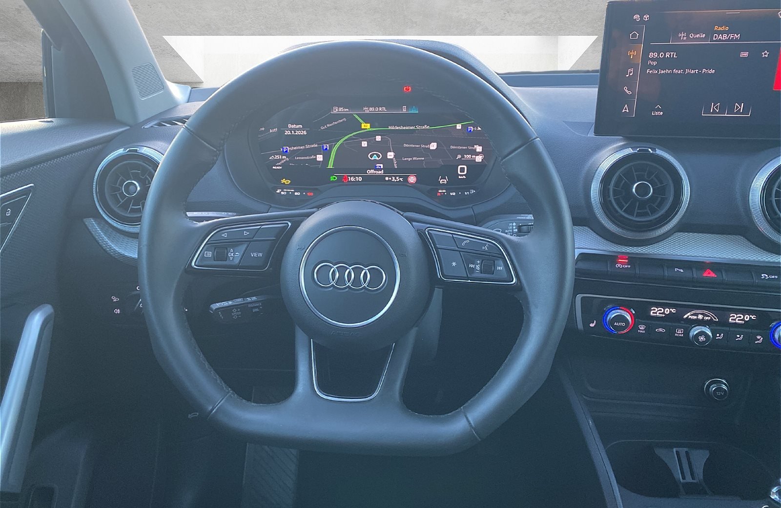 Q2 35 TFSI advanced Matrix ACC AHK RFK Standhzg.