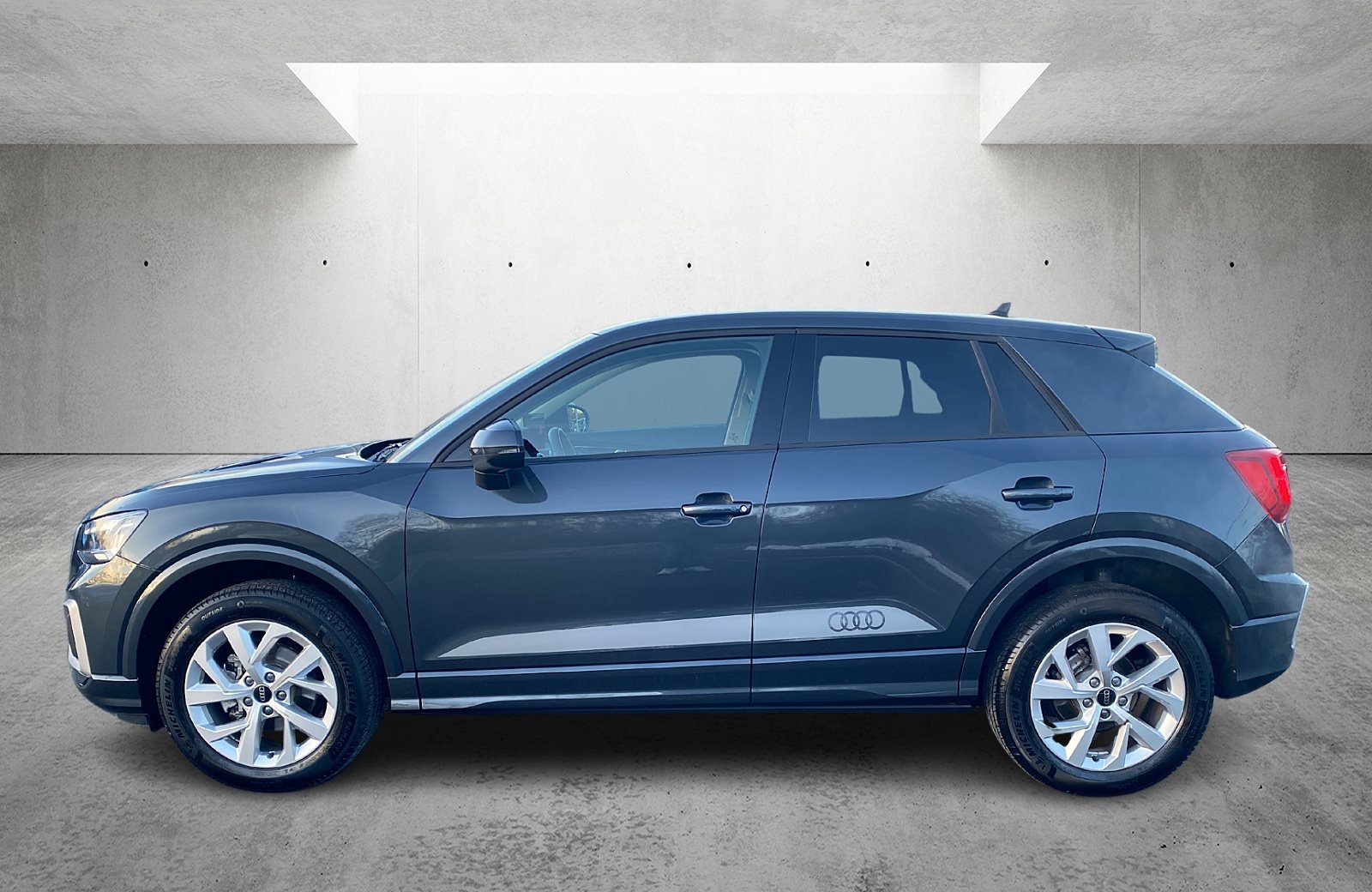 Q2 35 TFSI advanced Matrix ACC AHK RFK Standhzg.