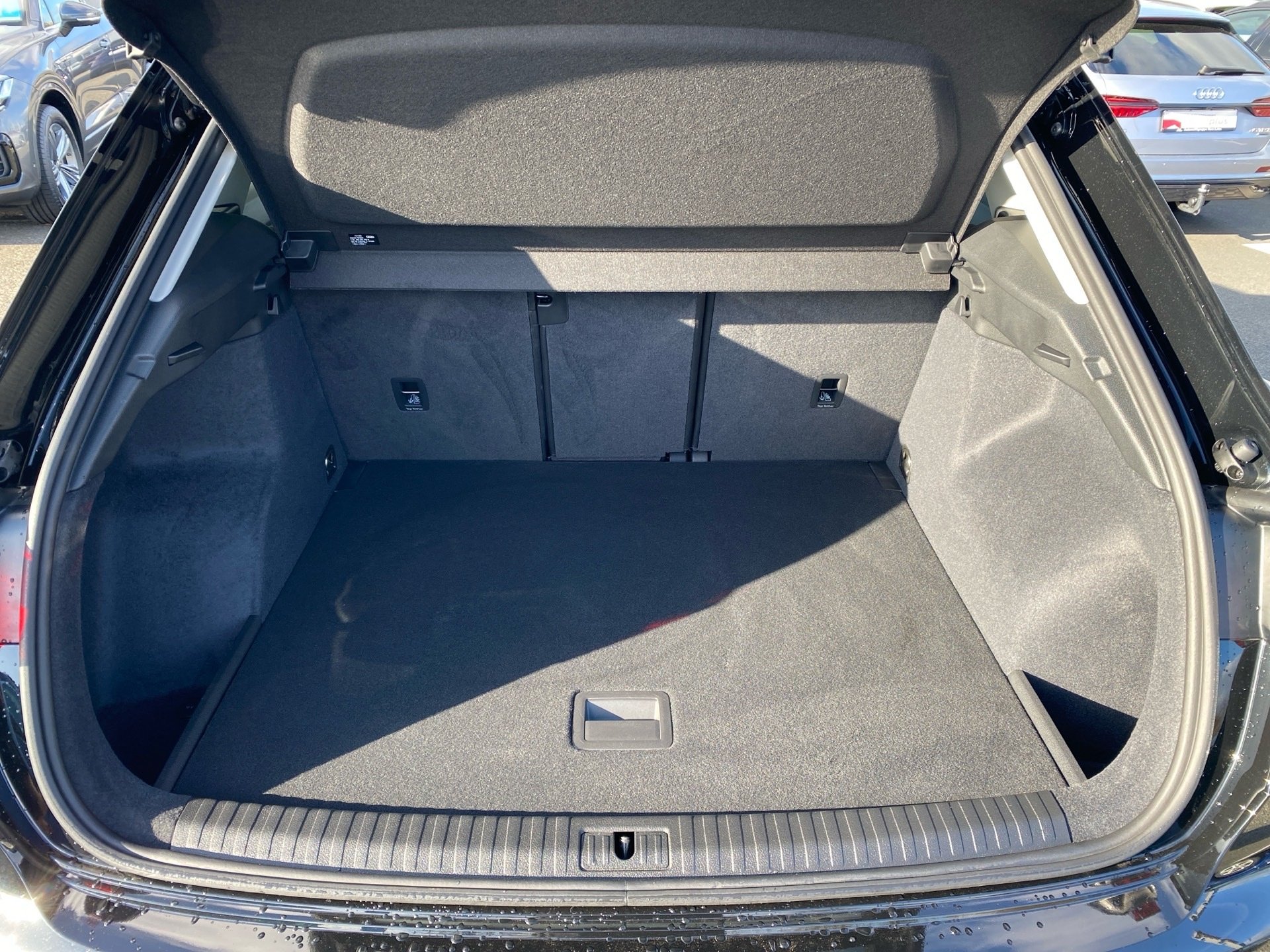 Q3 40 TDI quattro S-tronic LED Navi ACC RFK PDC SHZ