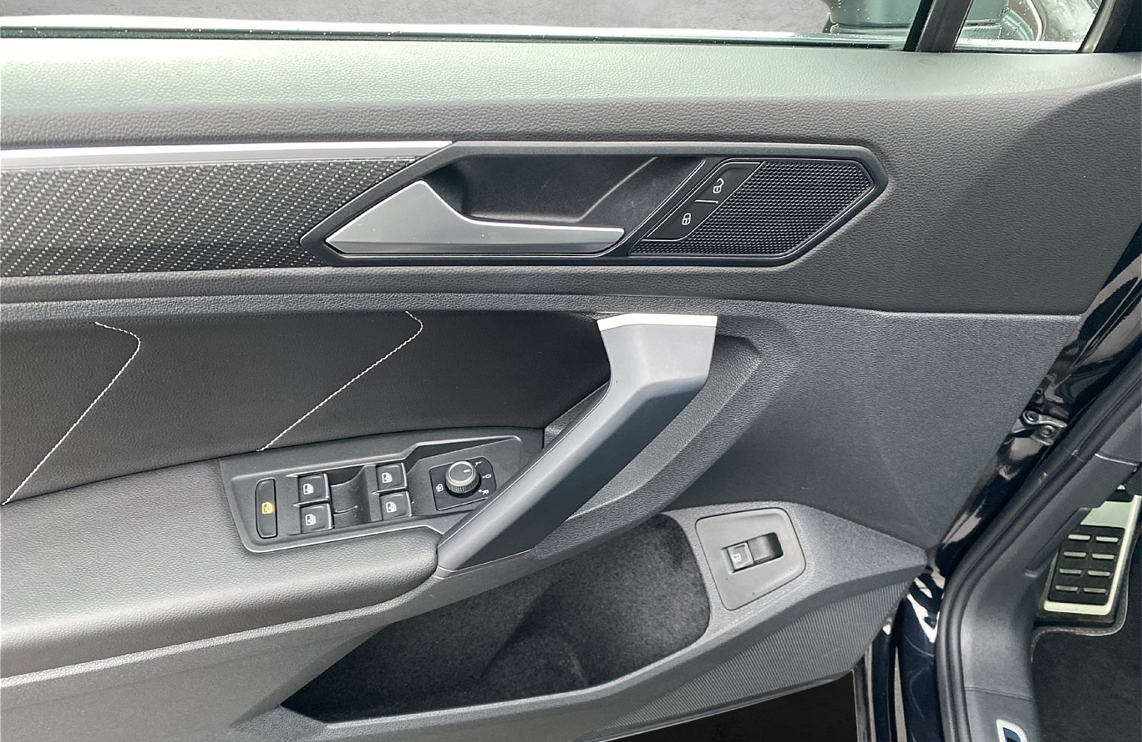 Tiguan 1.4 TSI eHybrid R-Line DSG Matrix Navi ACC Pano AHK HuD