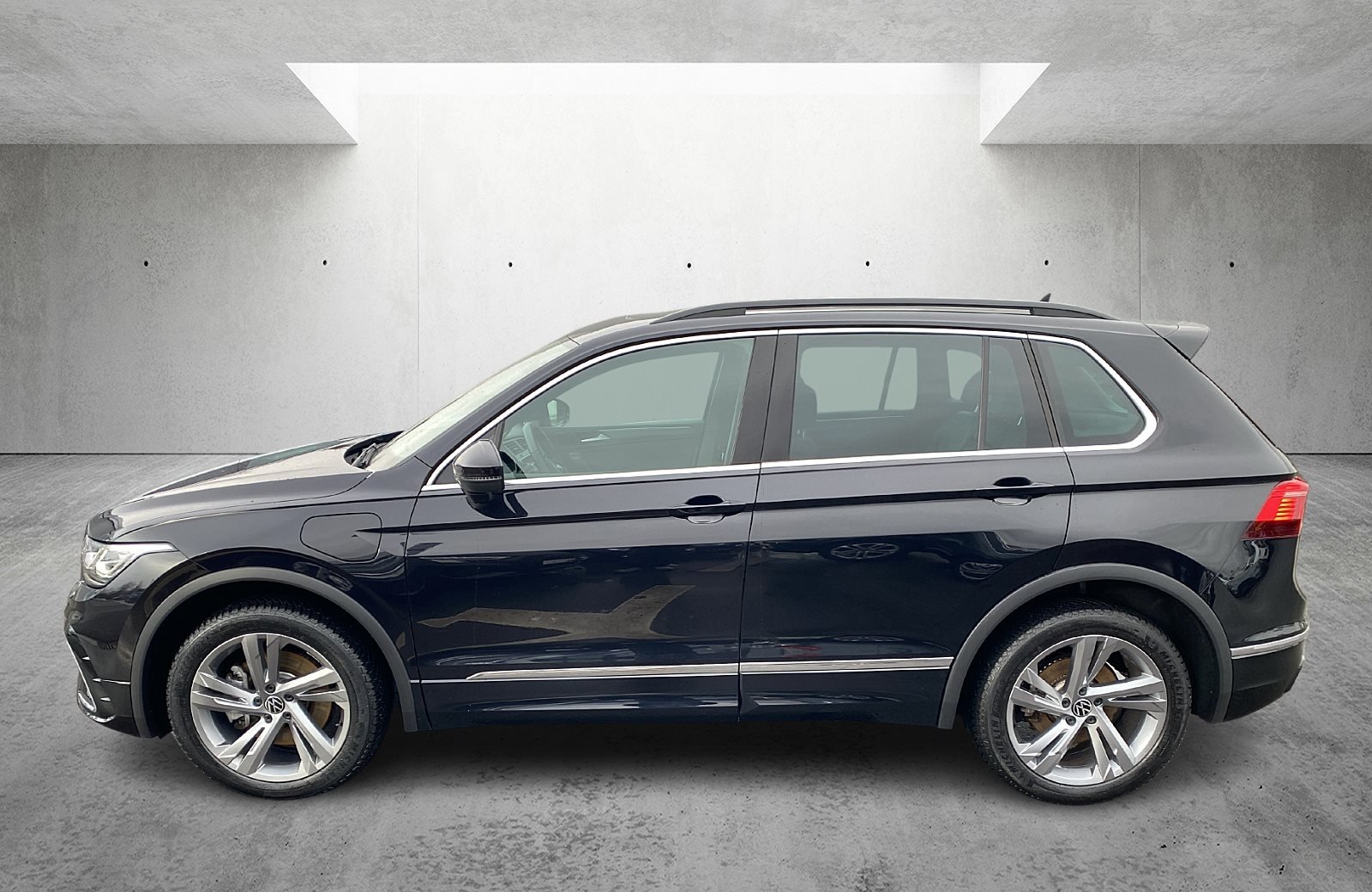 Tiguan 1.4 TSI eHybrid R-Line DSG Matrix Navi ACC Pano AHK HuD