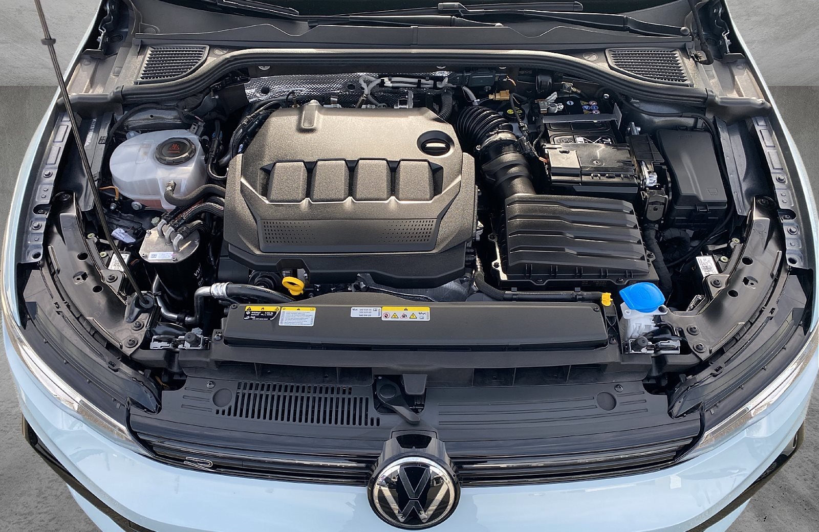 Golf 2.0 TDI R-Line DSG BlackStyle AHK Navi ACC HarmanKardon