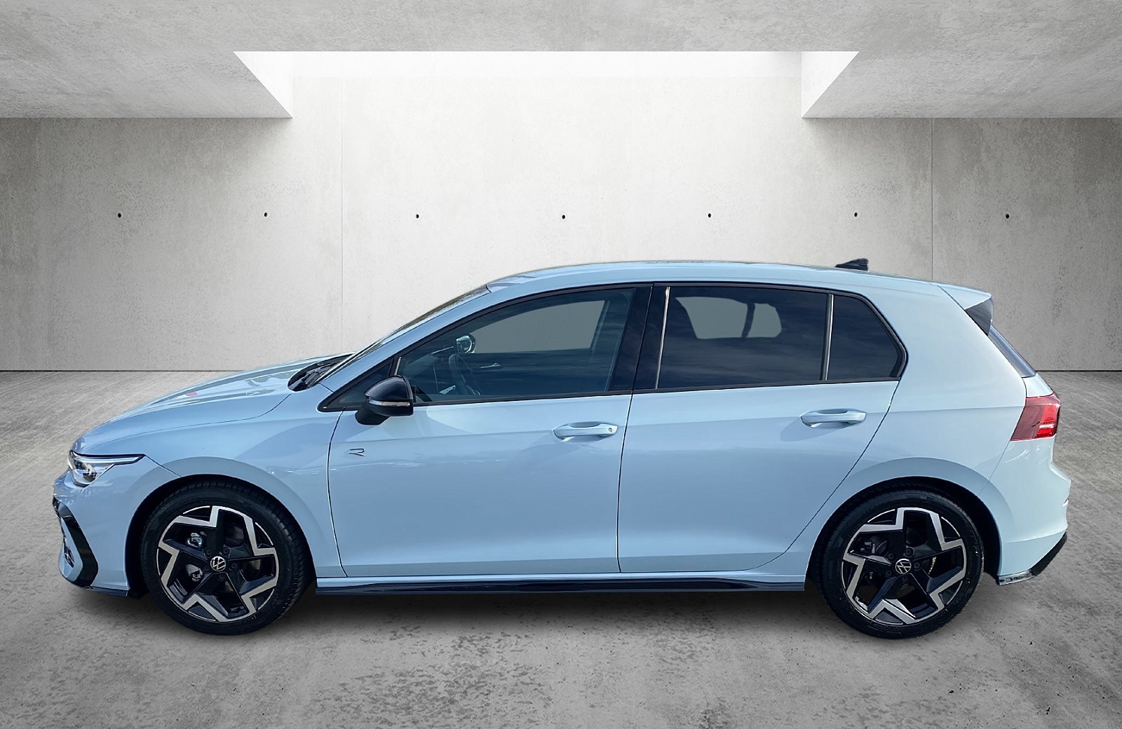 Golf 2.0 TDI R-Line DSG BlackStyle AHK Navi ACC HarmanKardon