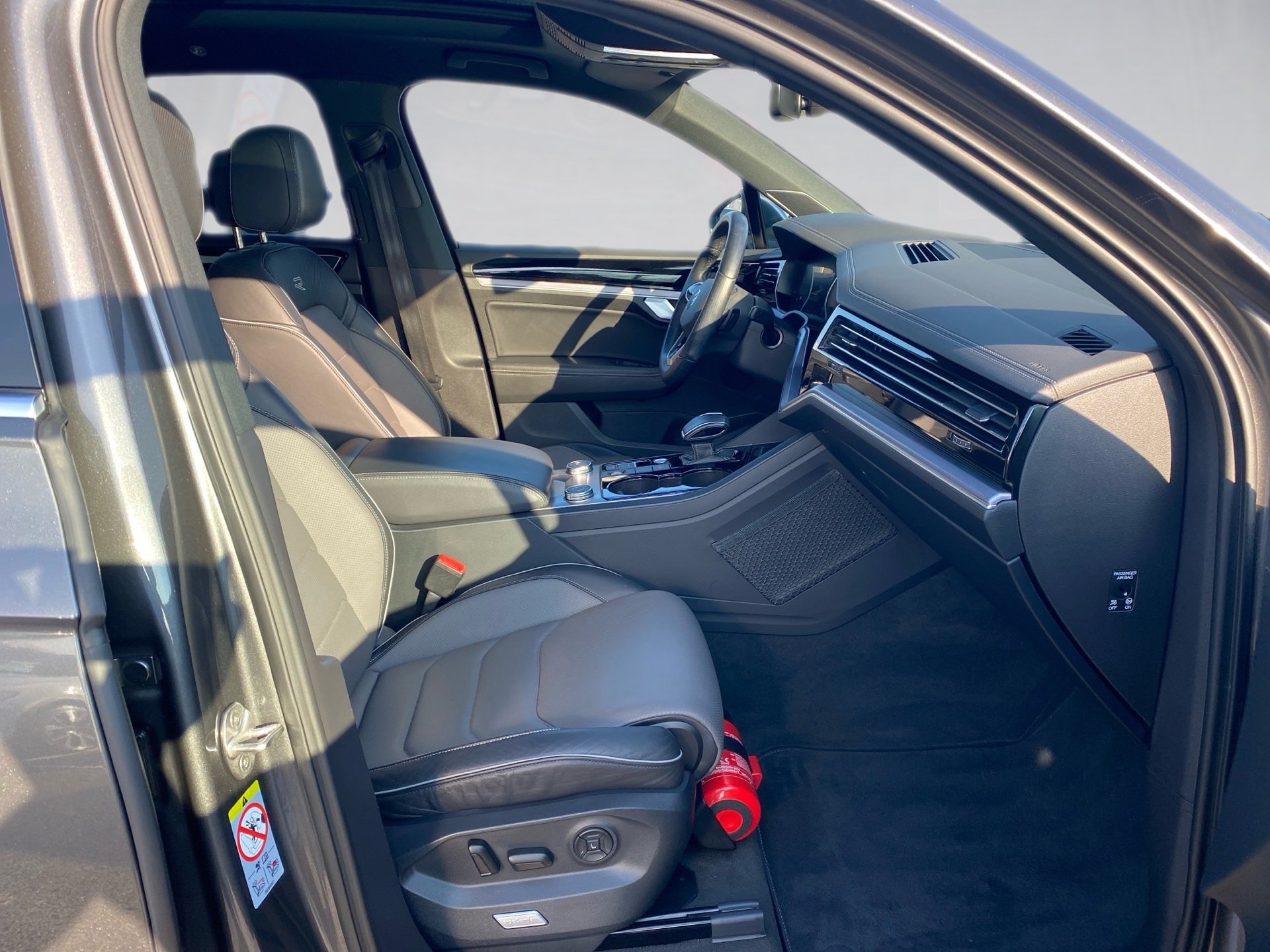 Touareg 3.0 TDI R-Line 4M DSG Matrix Navi ACC AHK Pano HuD Luft