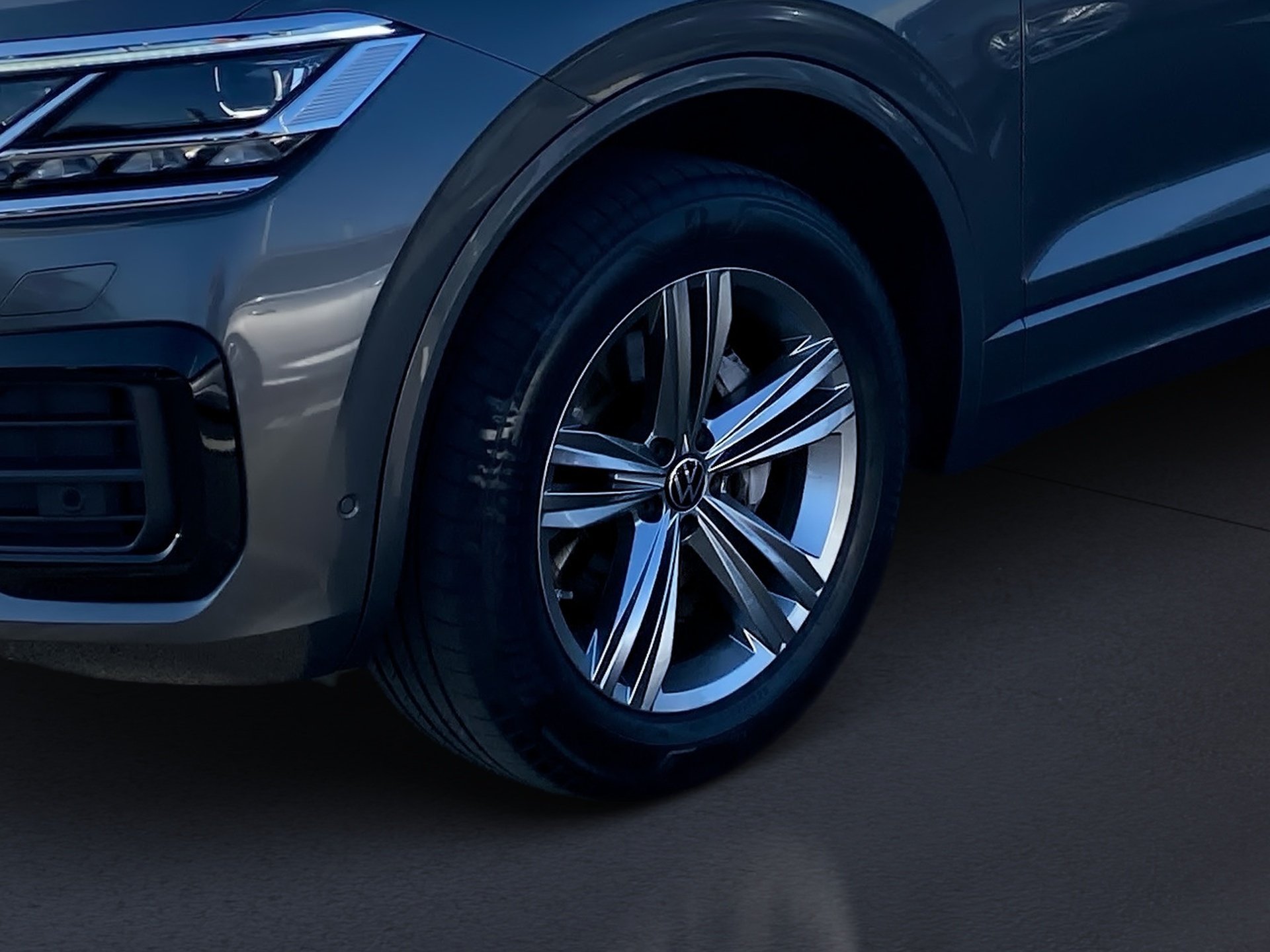 Touareg 3.0 TDI R-Line 4M DSG Matrix Navi ACC AHK Pano HuD Luft