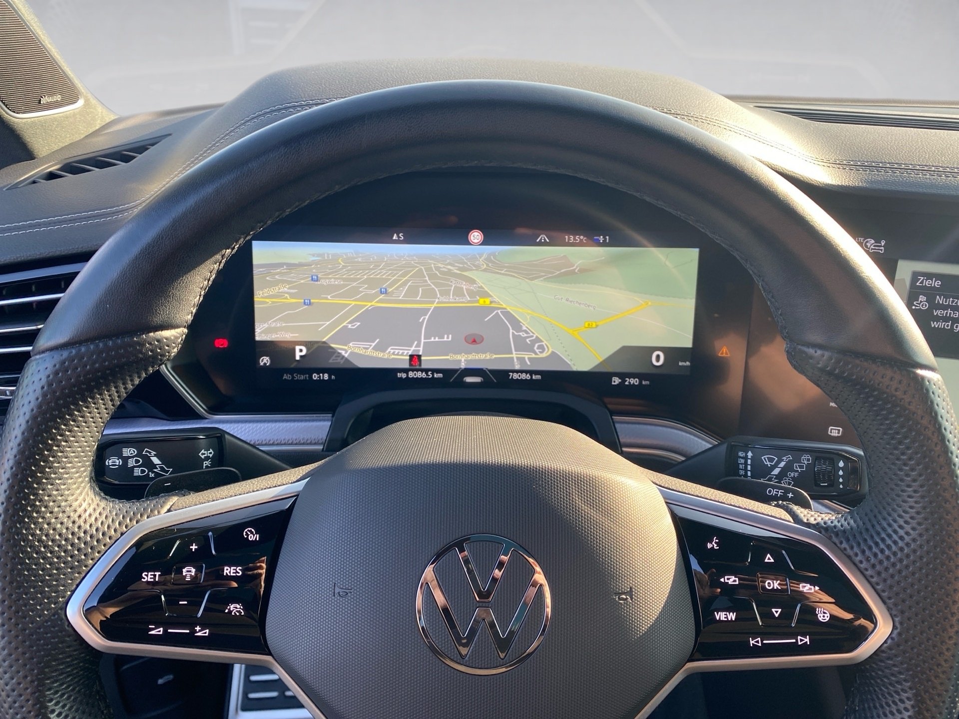 Touareg 3.0 TDI R-Line 4M DSG Matrix Navi ACC AHK Pano HuD Luft