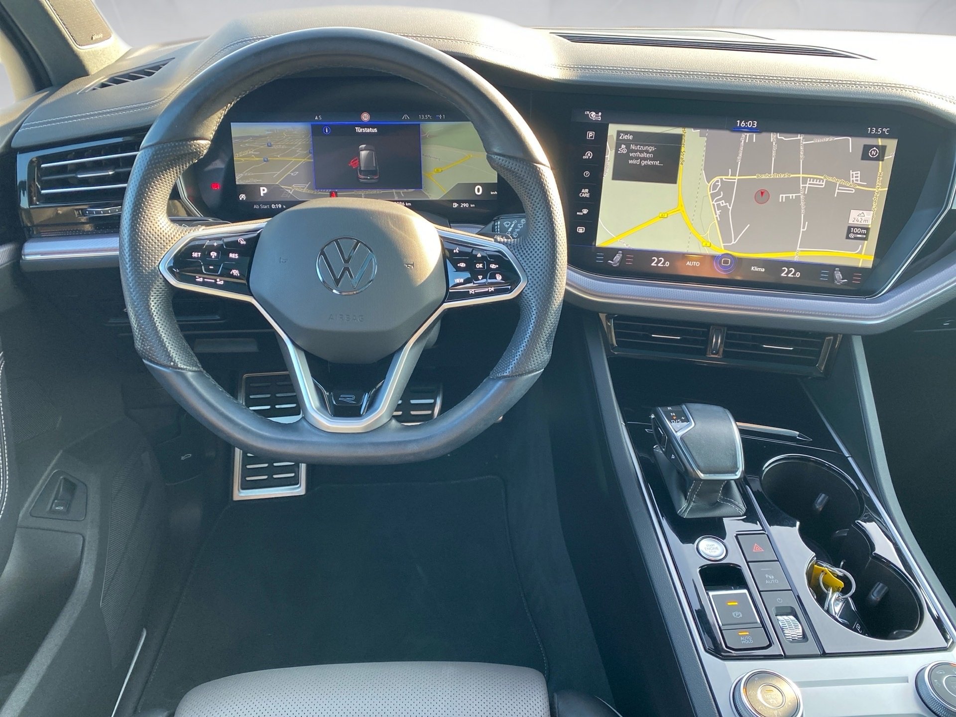 Touareg 3.0 TDI R-Line 4M DSG Matrix Navi ACC AHK Pano HuD Luft