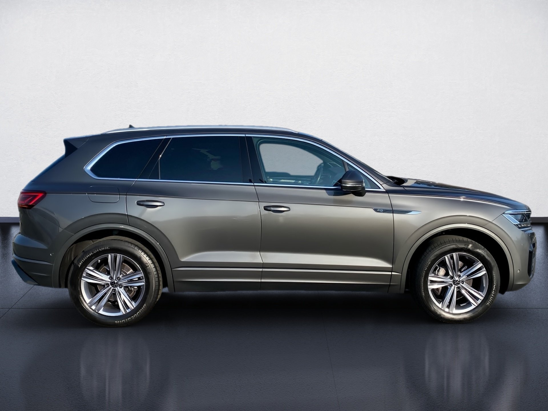 Touareg 3.0 TDI R-Line 4M DSG Matrix Navi ACC AHK Pano HuD Luft
